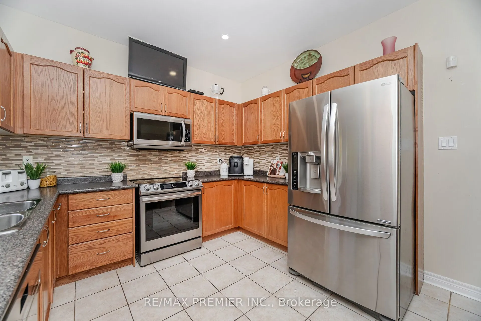 183 Regency View Heights