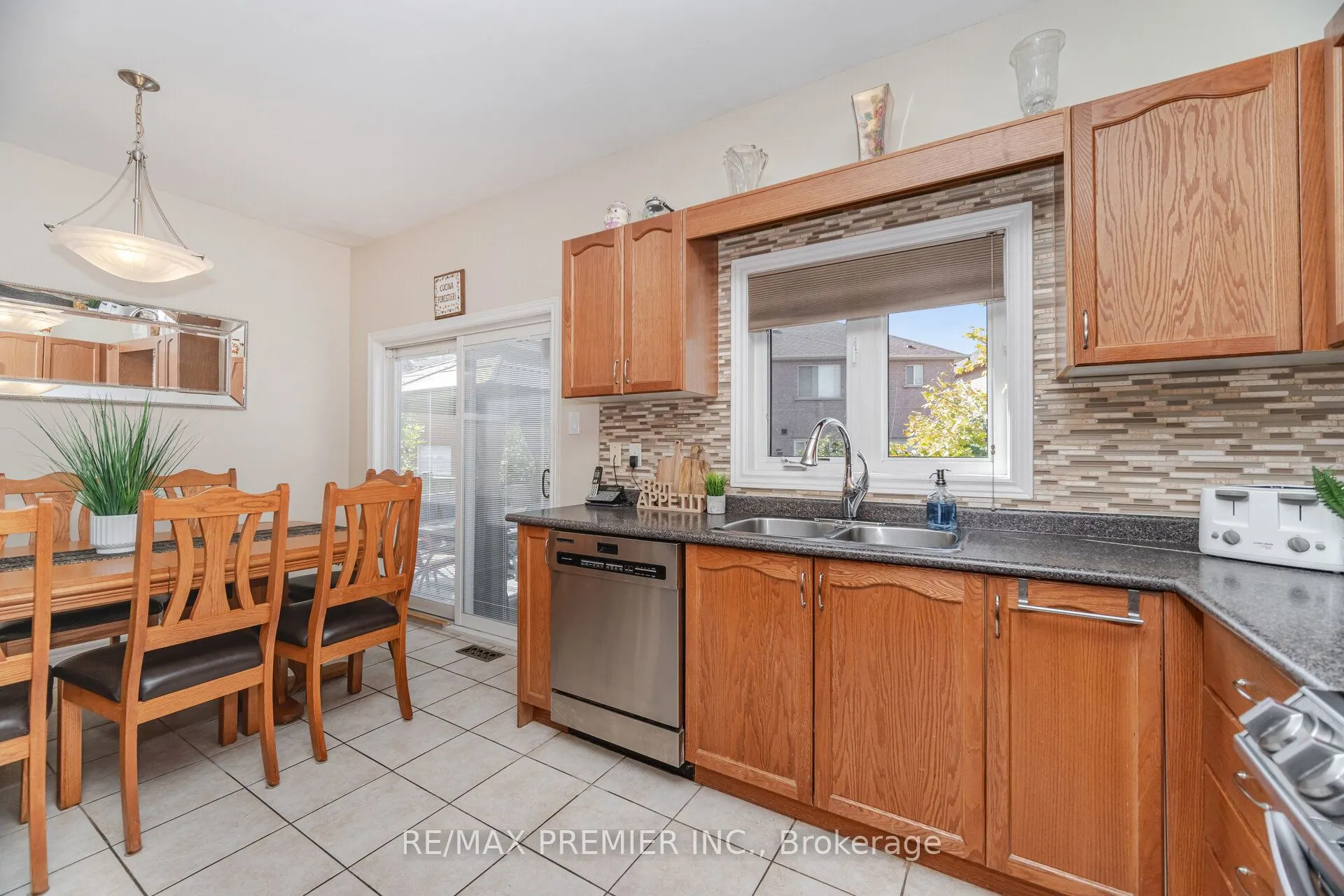 183 Regency View Heights