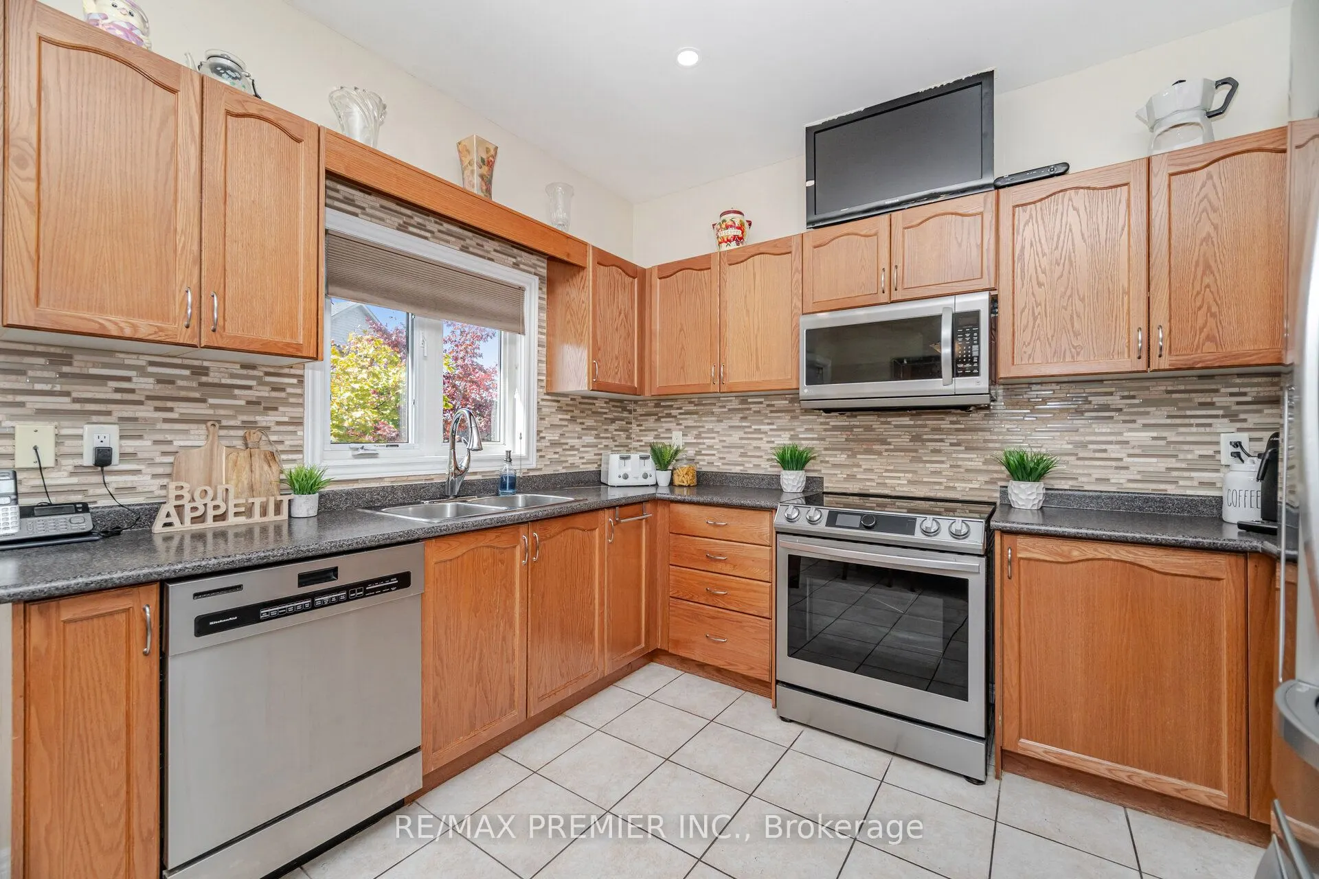 183 Regency View Heights