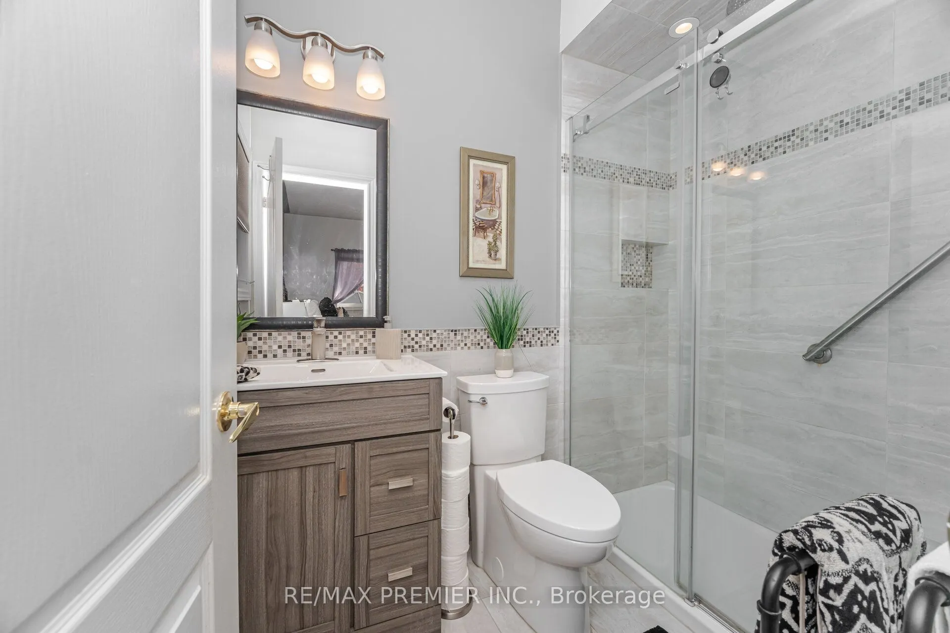 183 Regency View Heights
