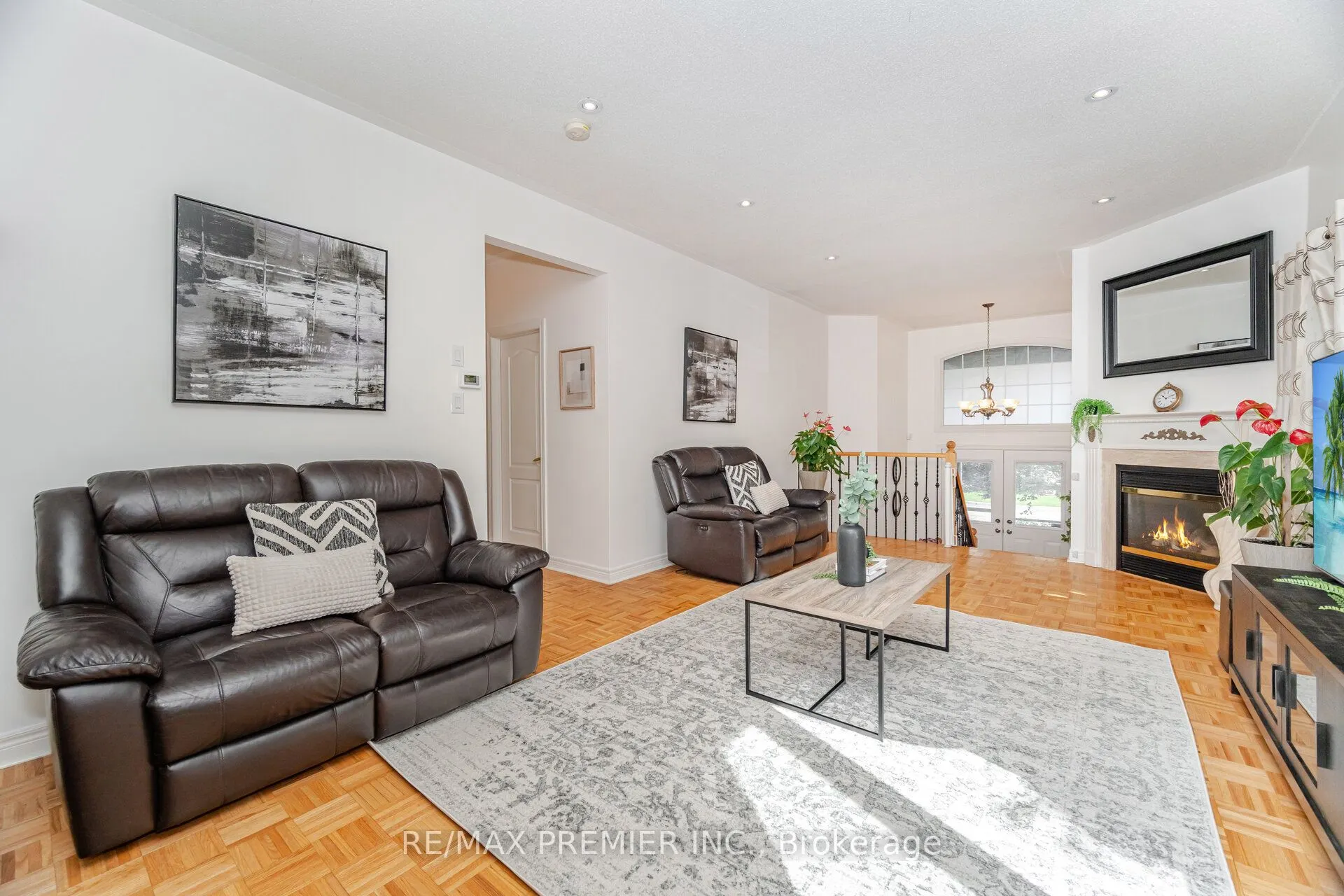 183 Regency View Heights