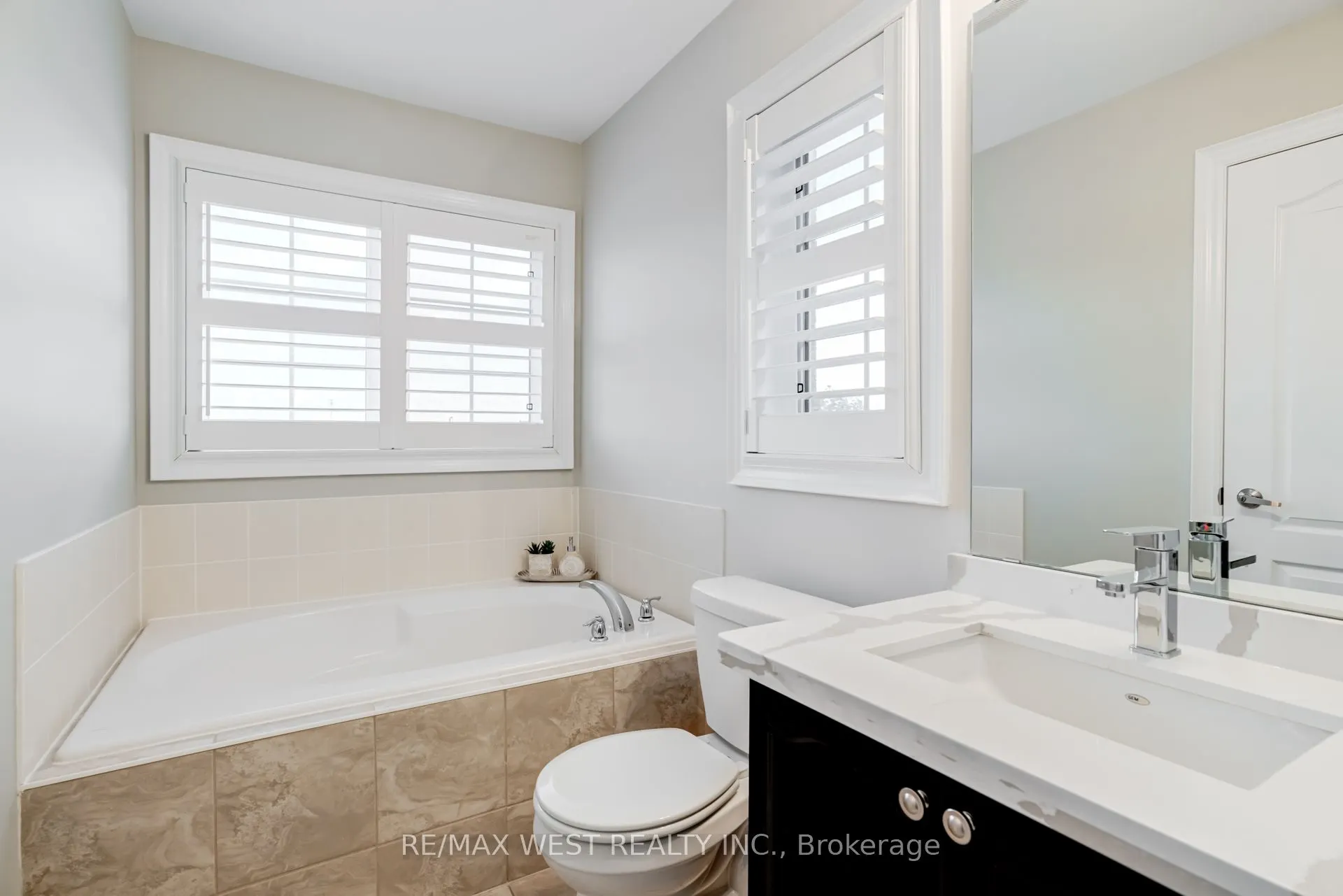 238 Wardlaw Place