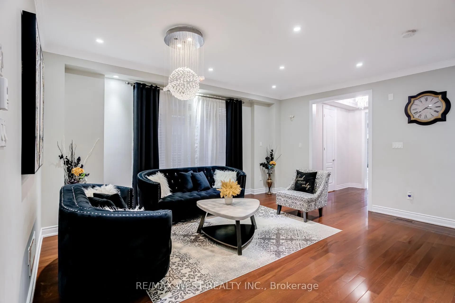 238 Wardlaw Place
