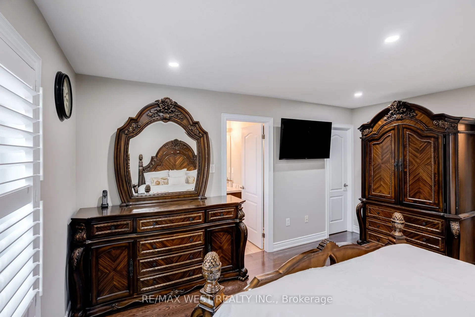 238 Wardlaw Place
