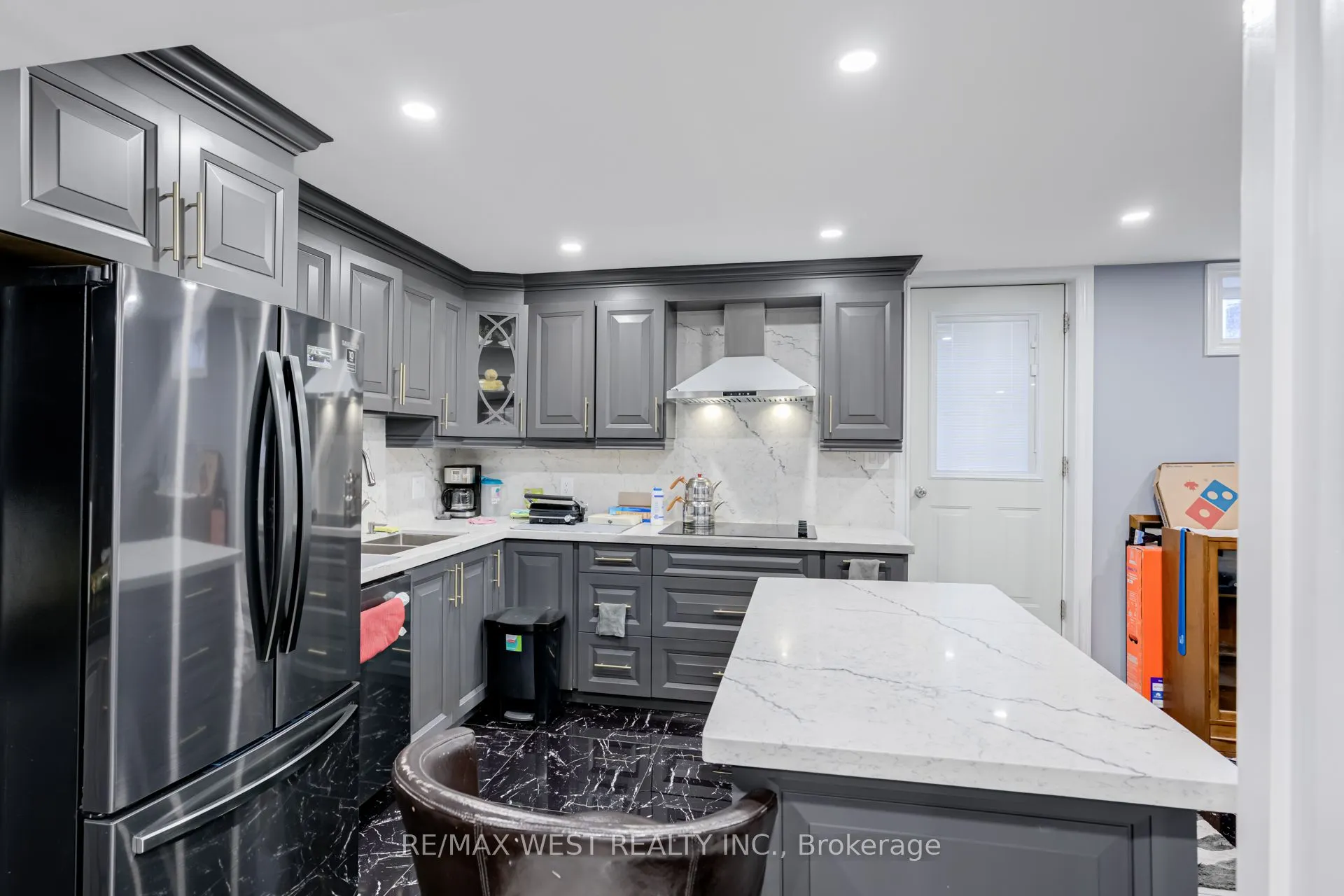 238 Wardlaw Place