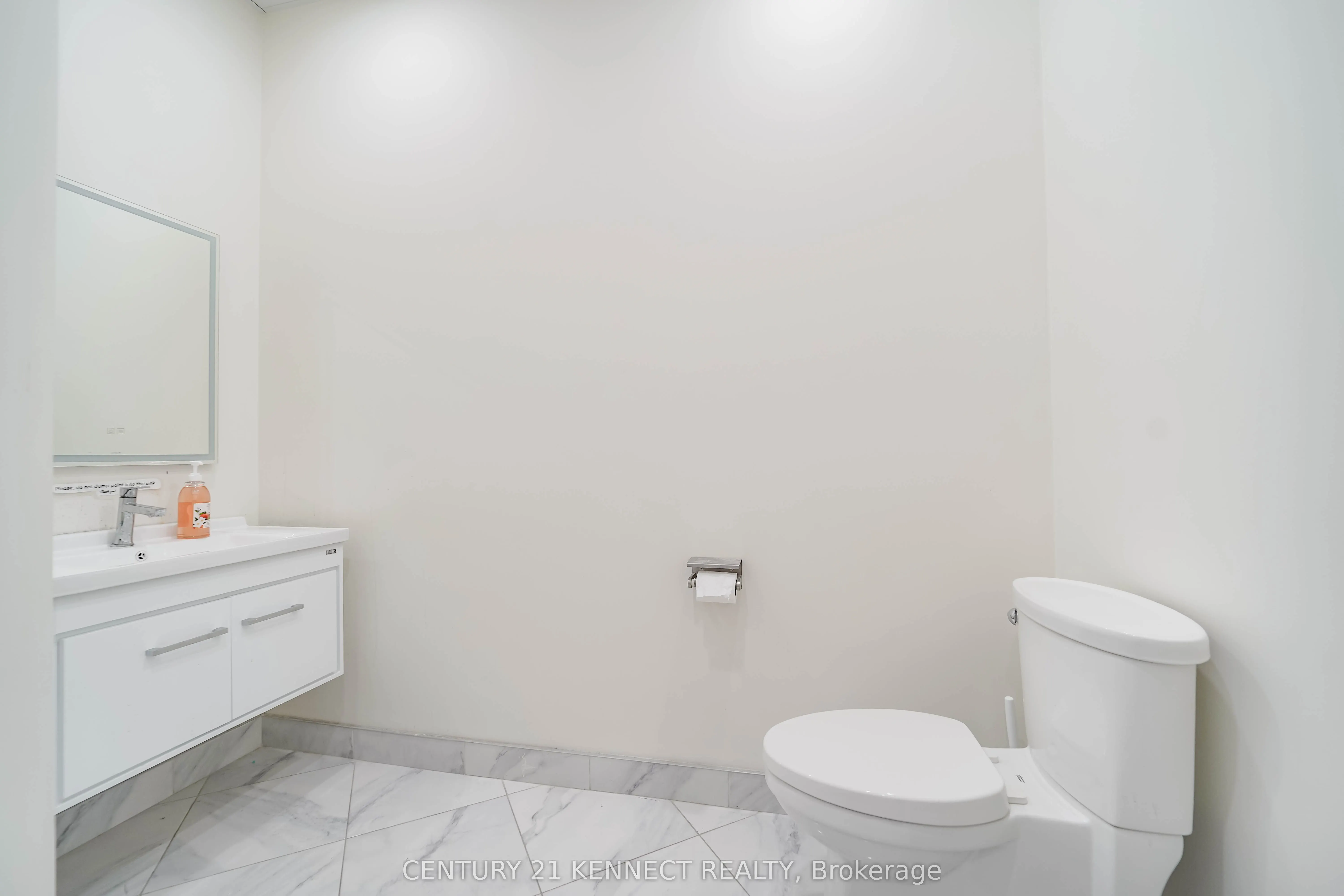 7780 Woodbine Avenue, #16