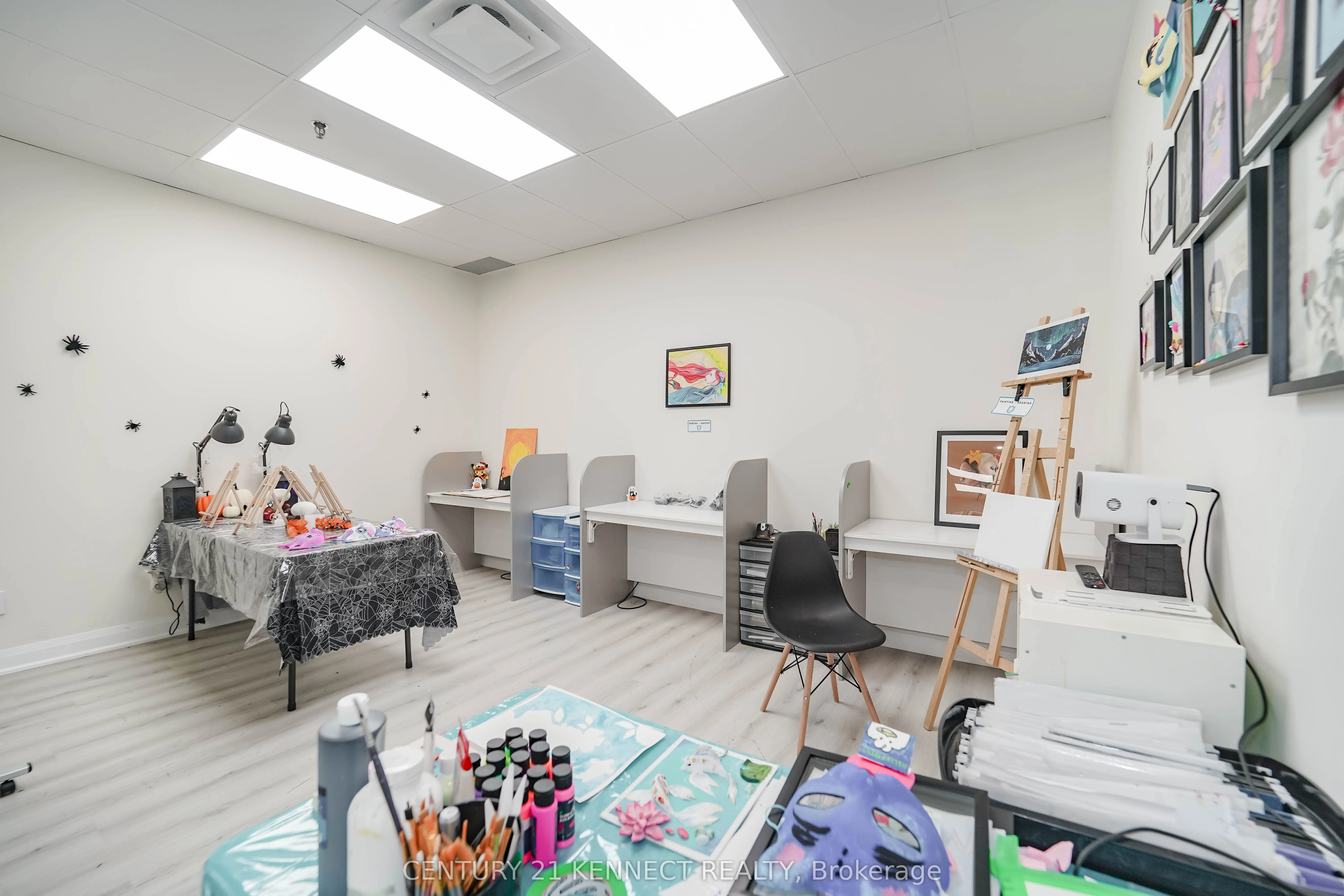 7780 Woodbine Avenue, #16