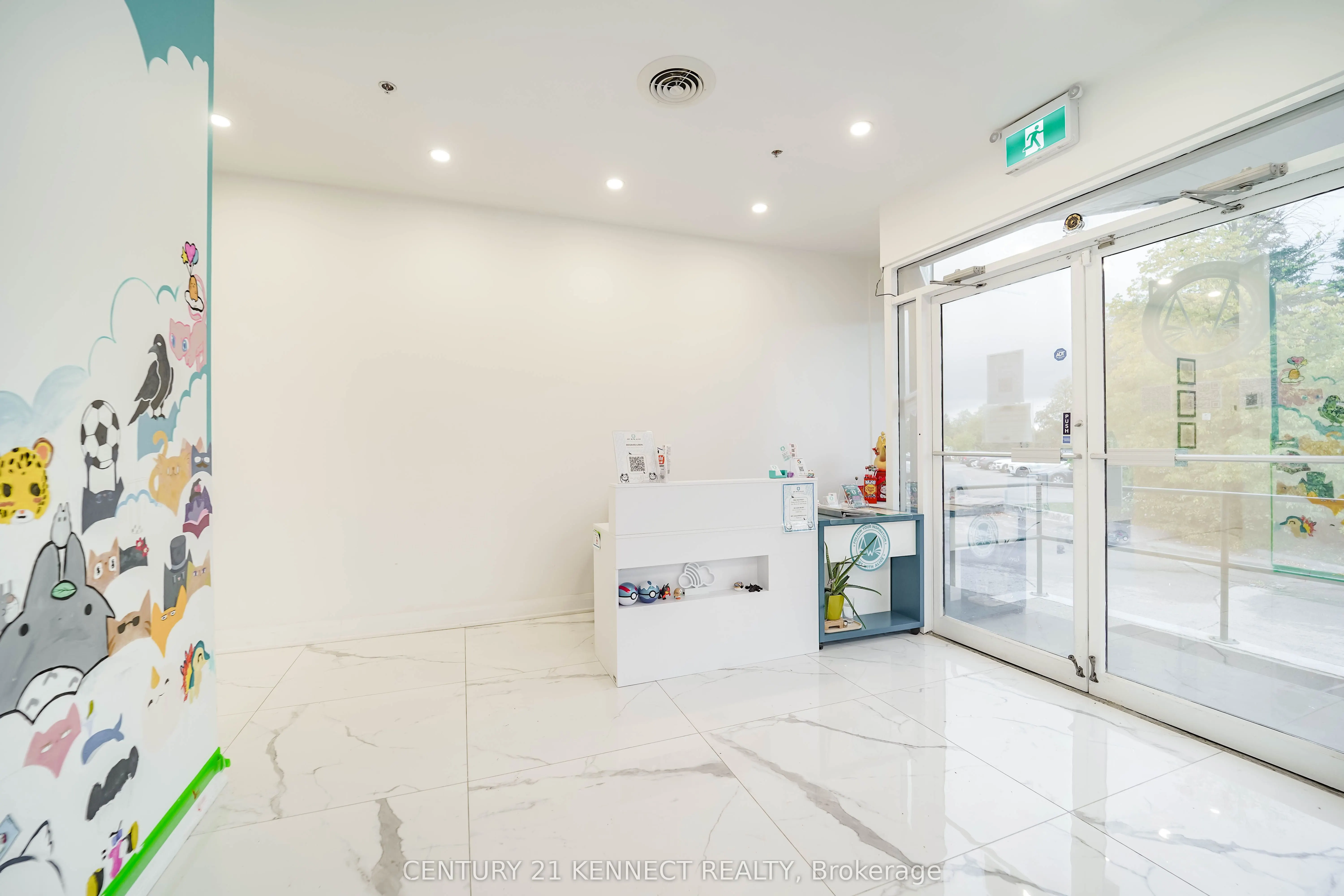 7780 Woodbine Avenue, #16