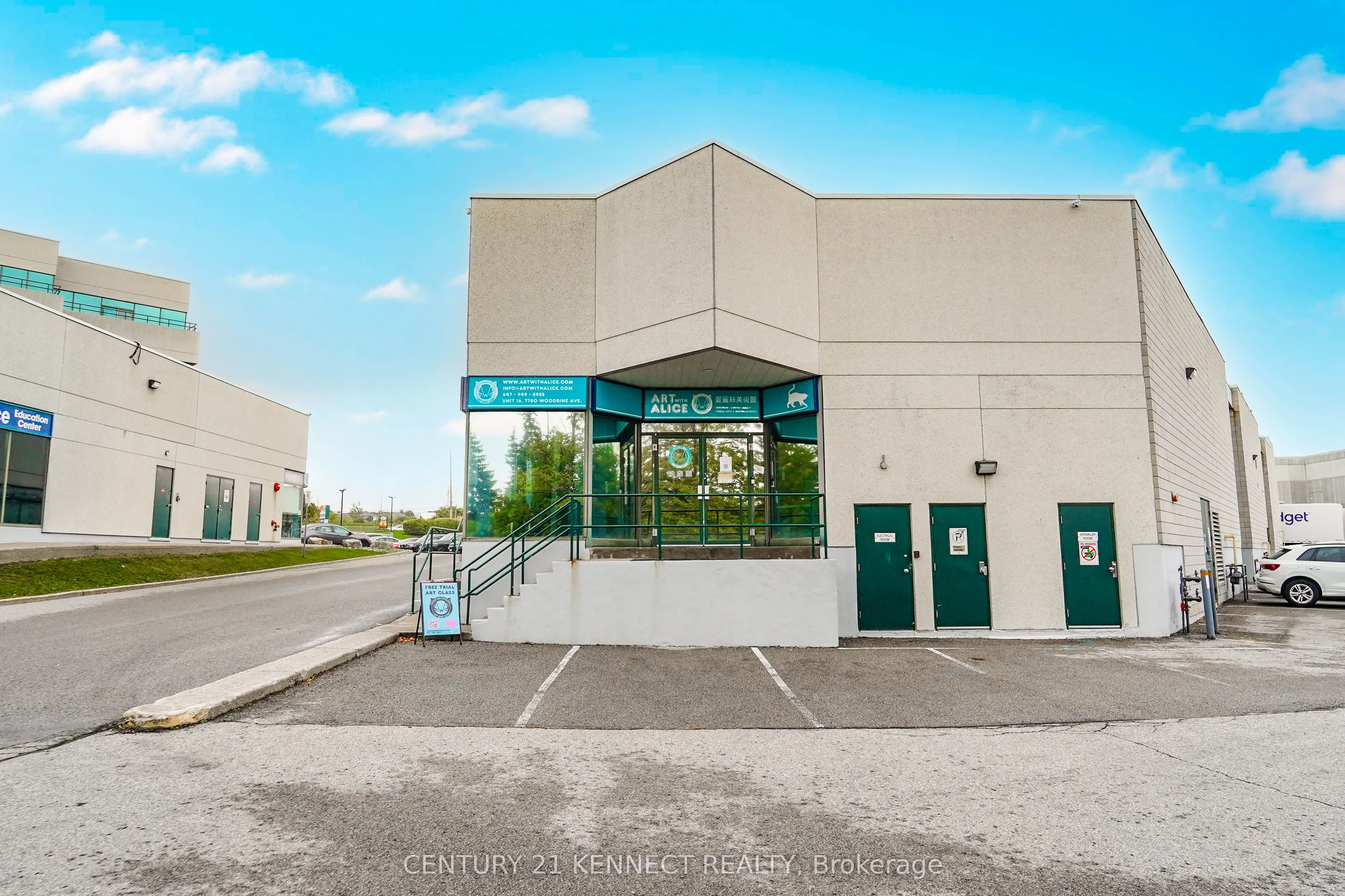 7780 Woodbine Avenue, #16