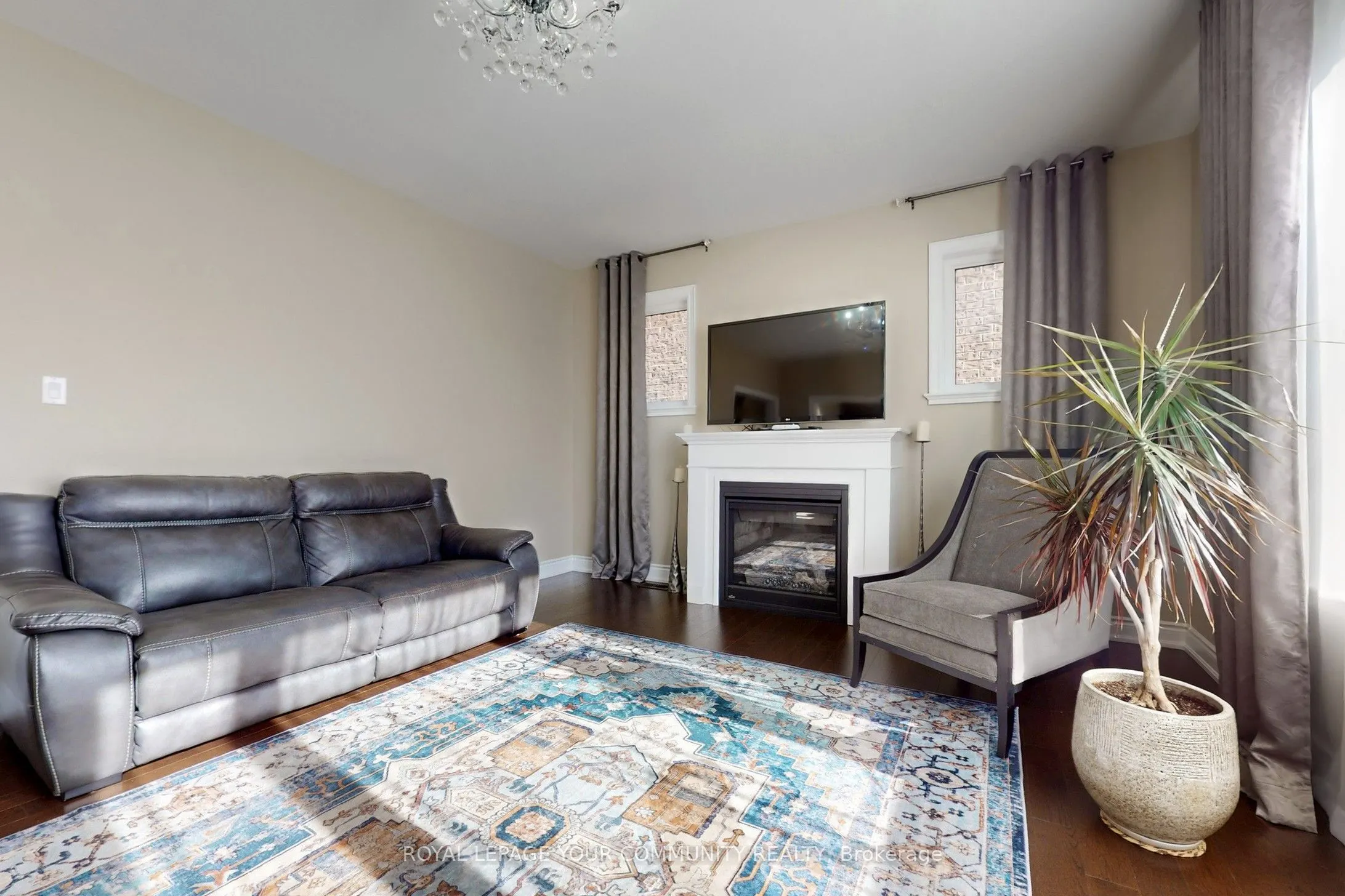 19 Richmond Park Drive