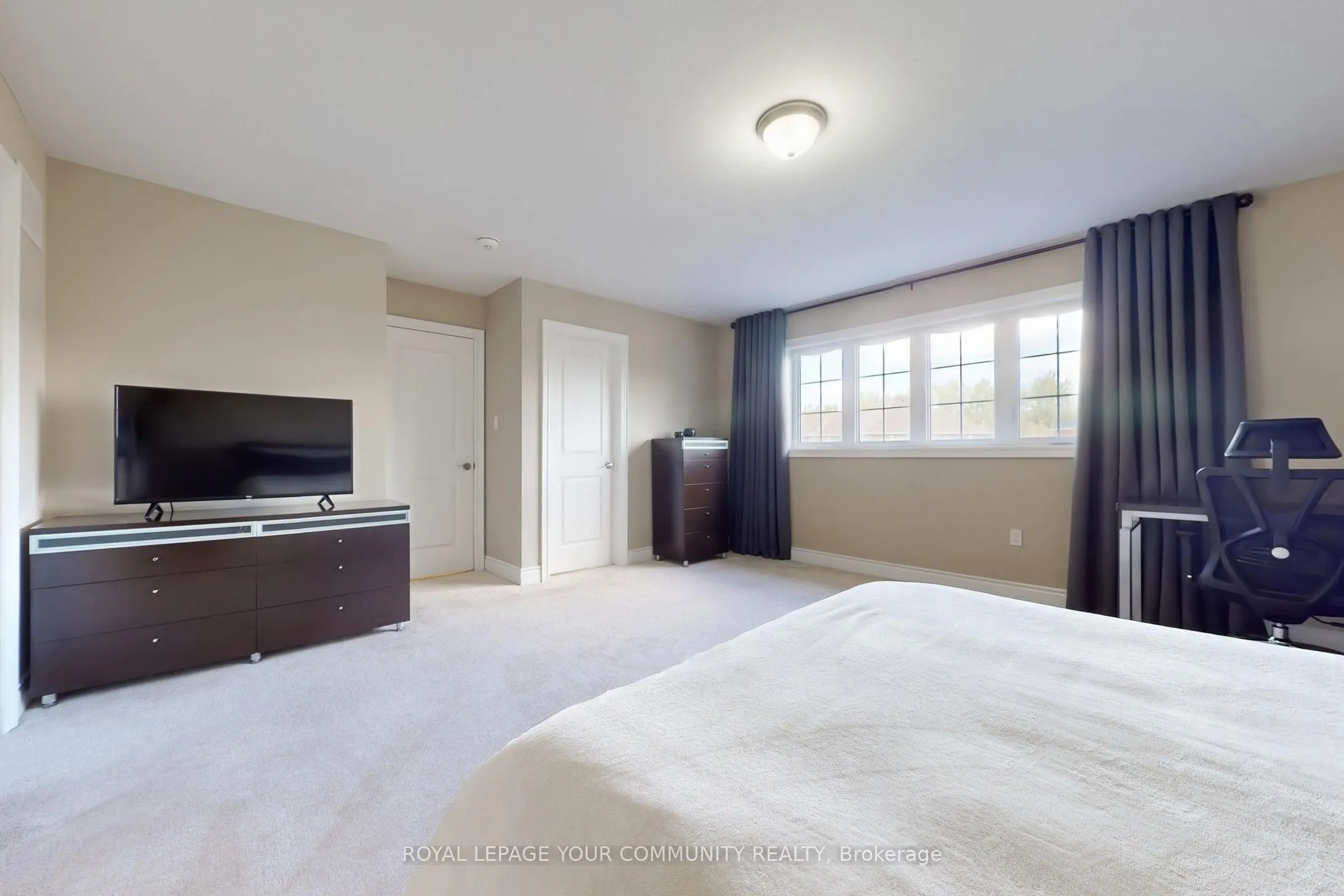 19 Richmond Park Drive
