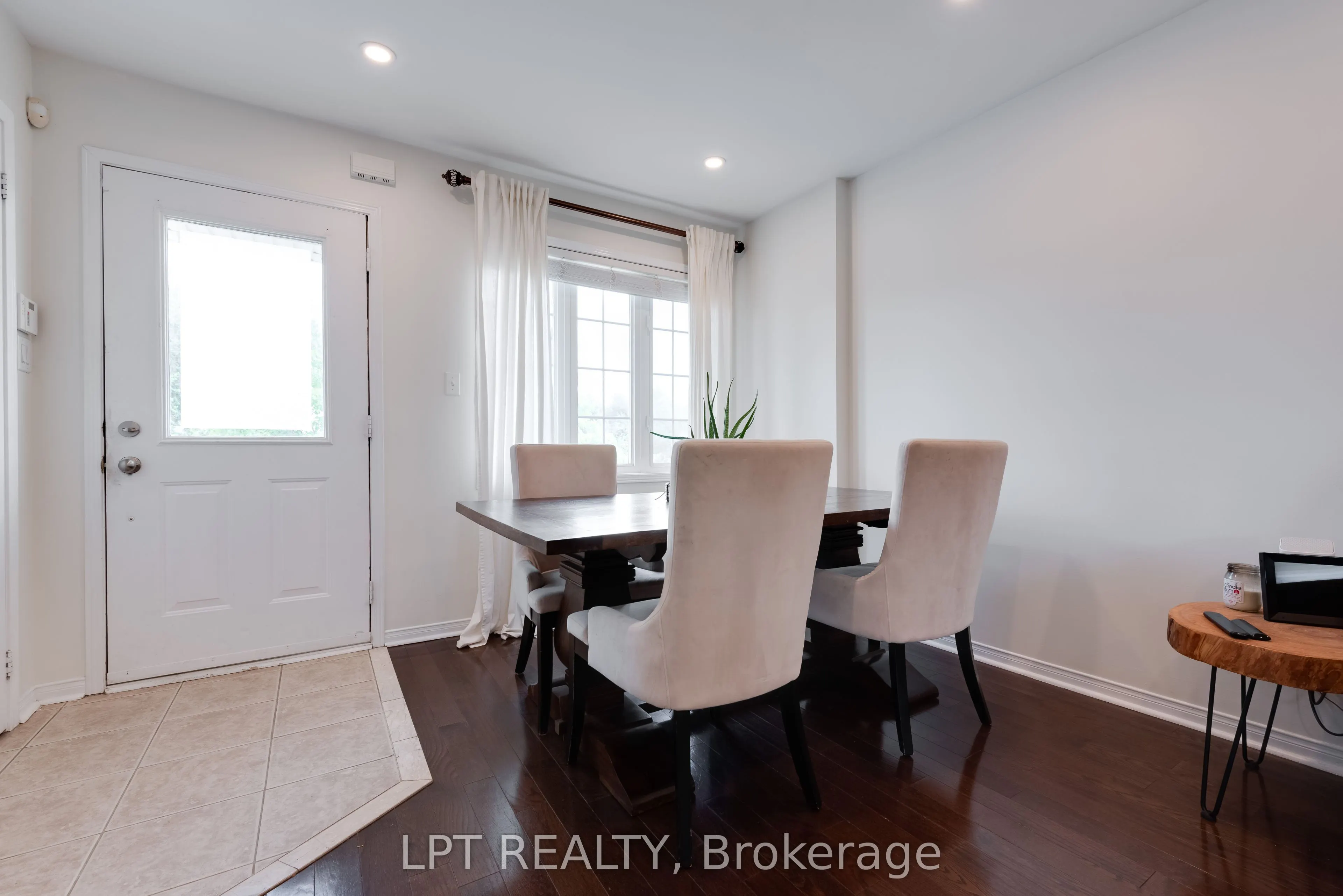 11 Lookout Street
