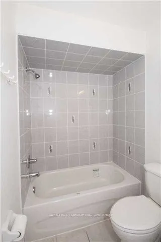 407 Hollandview Trail