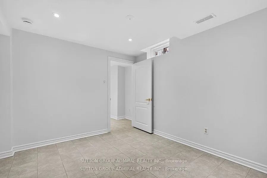 43 Keremeos Crescent