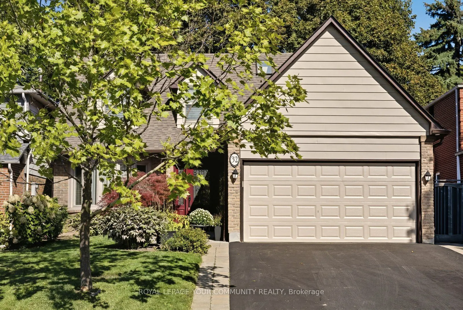 32 Ravengloss Drive