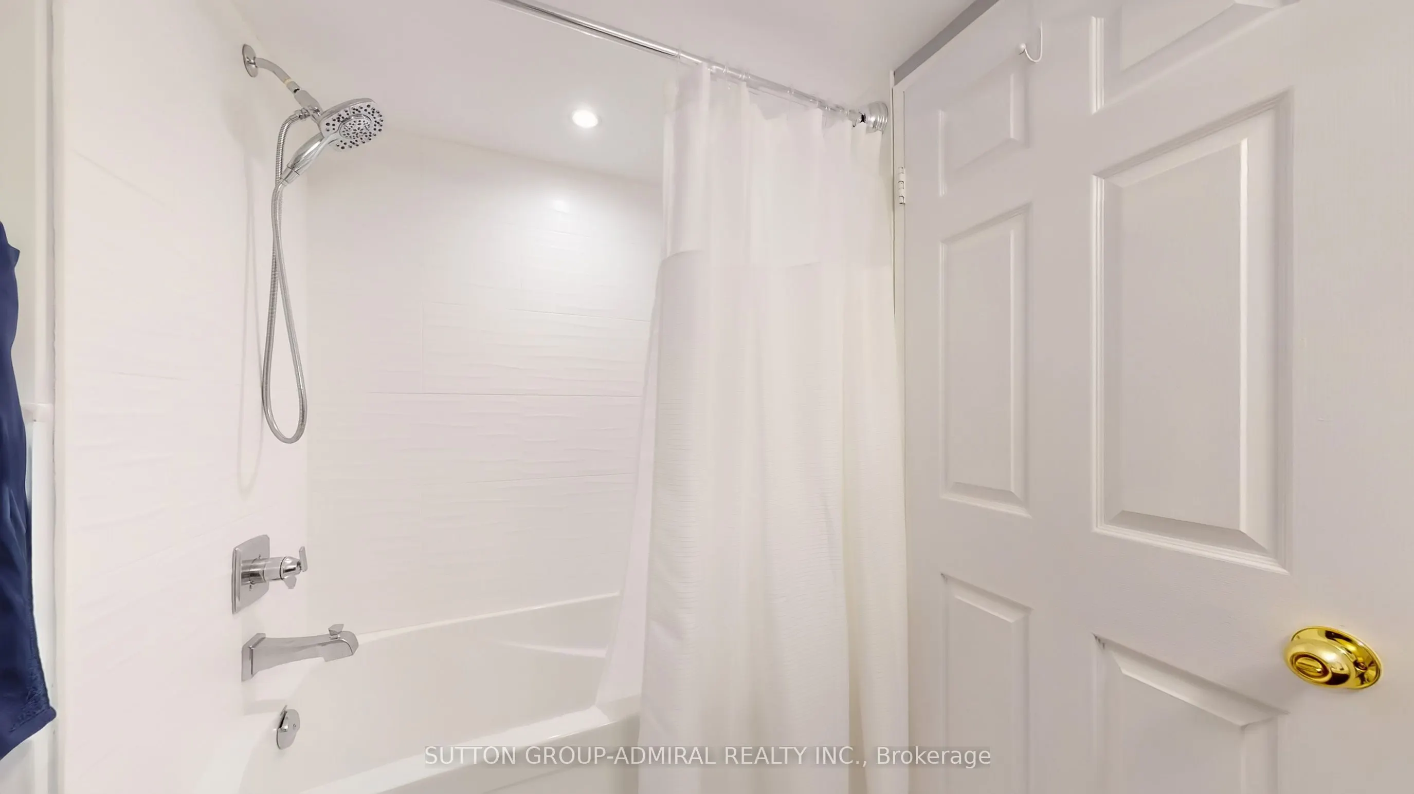 30 Harding Boulevard W, #917