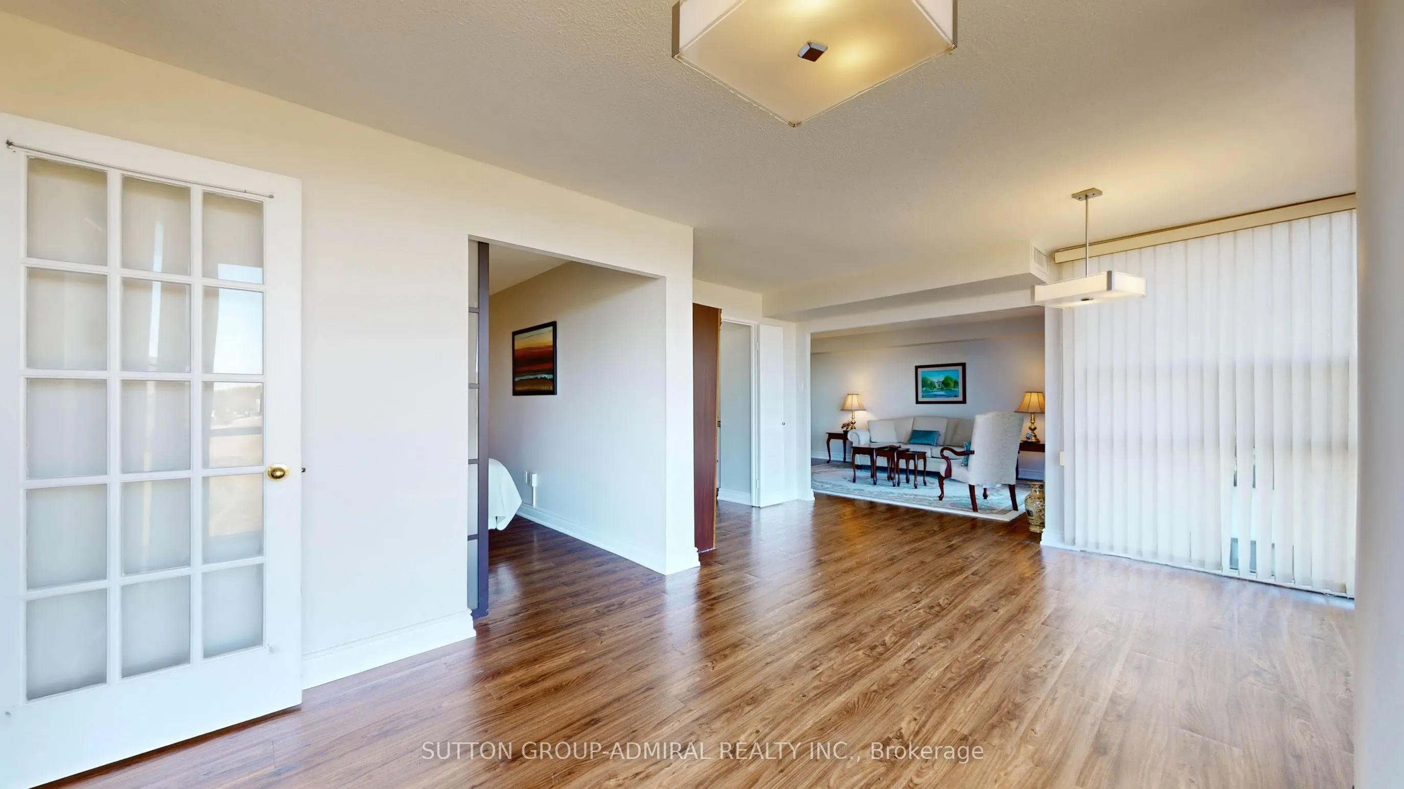 30 Harding Boulevard W, #917