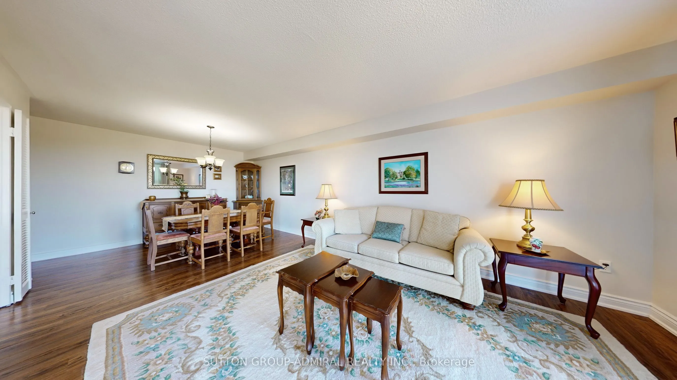 30 Harding Boulevard W, #917