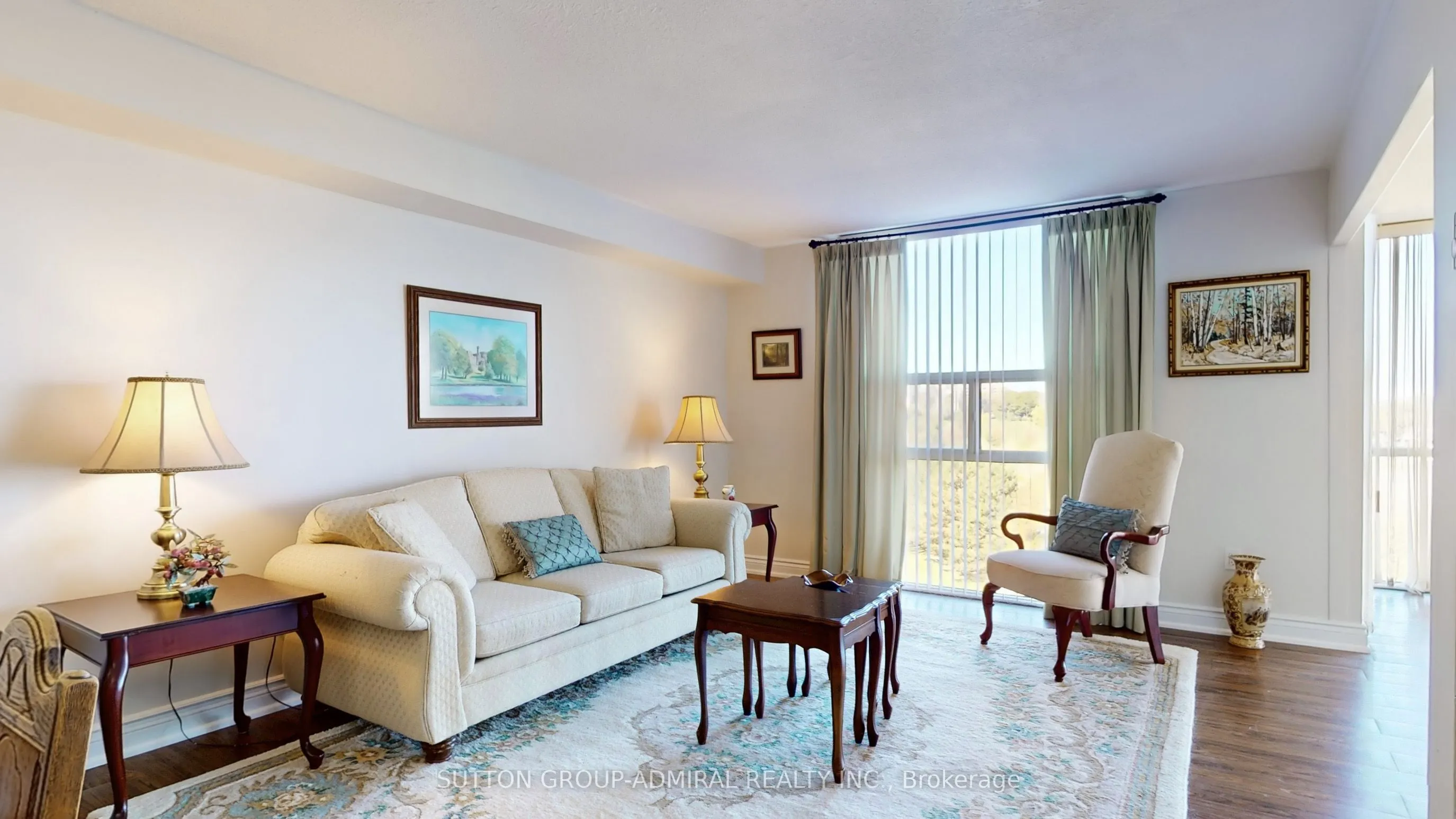 30 Harding Boulevard W, #917