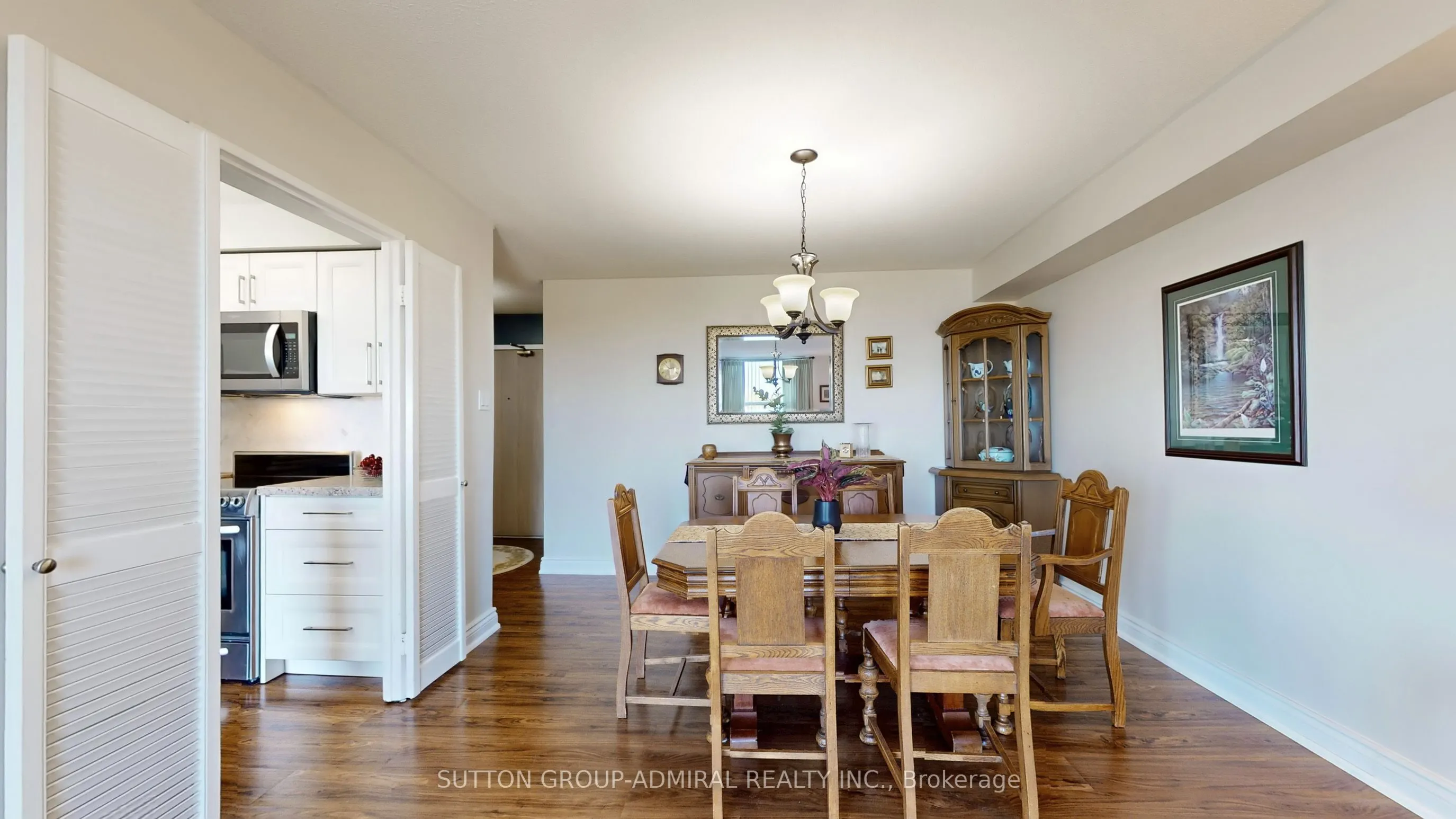 30 Harding Boulevard W, #917