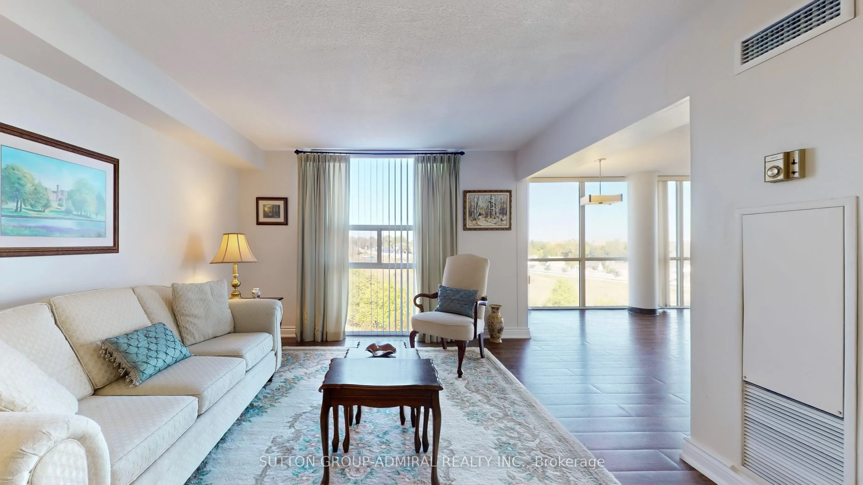 30 Harding Boulevard W, #917