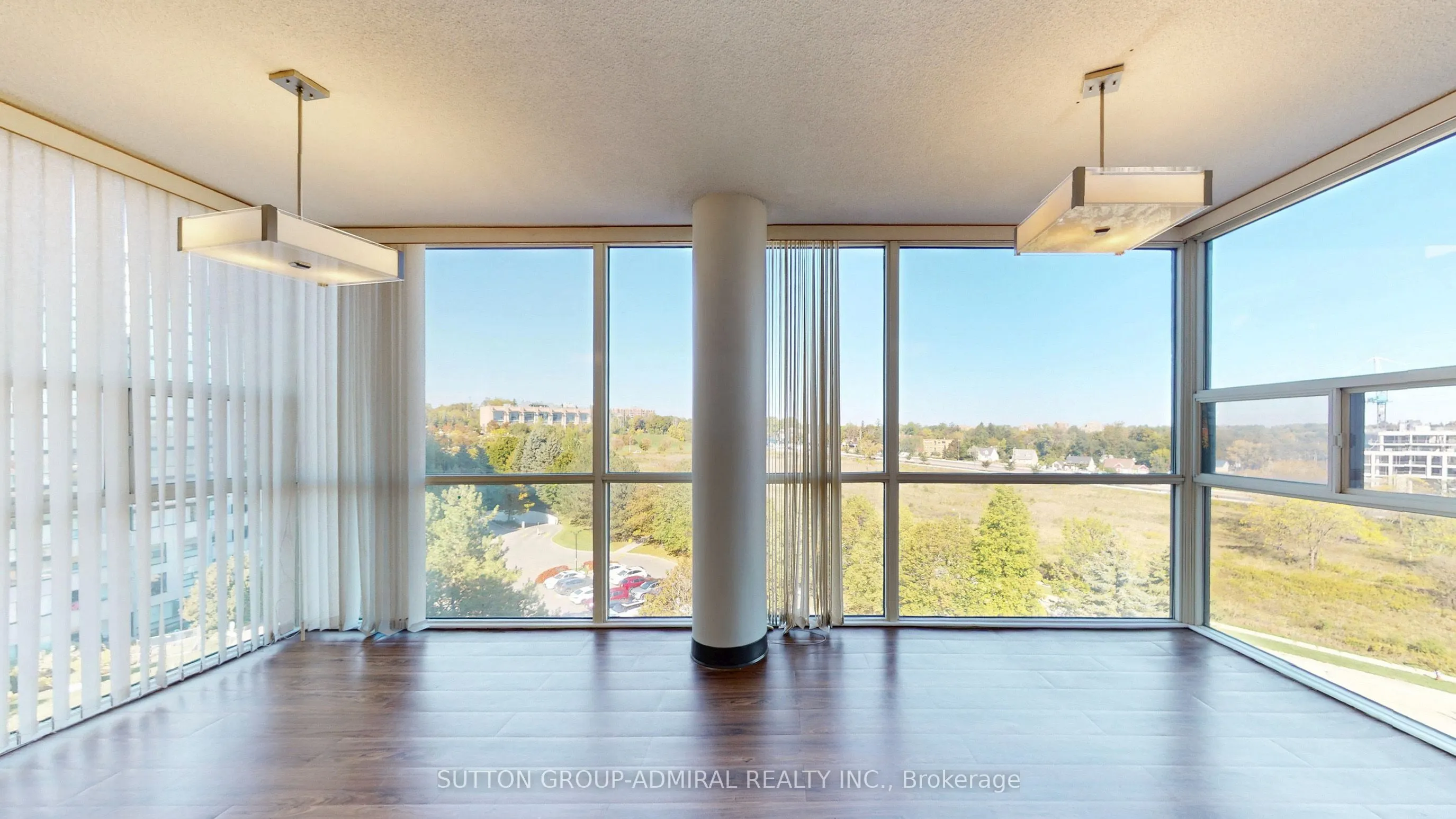 30 Harding Boulevard W, #917