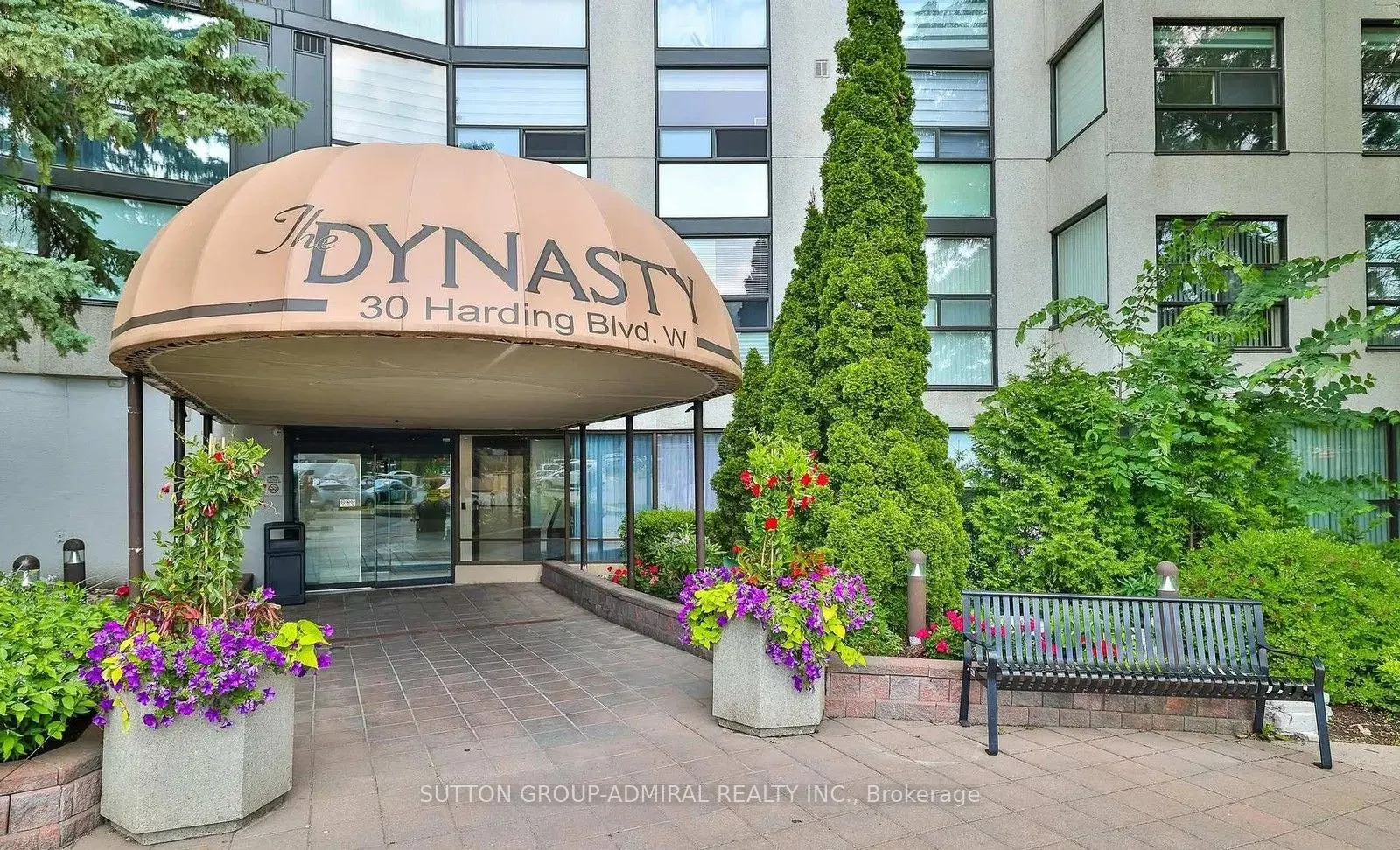 30 Harding Boulevard W, #917