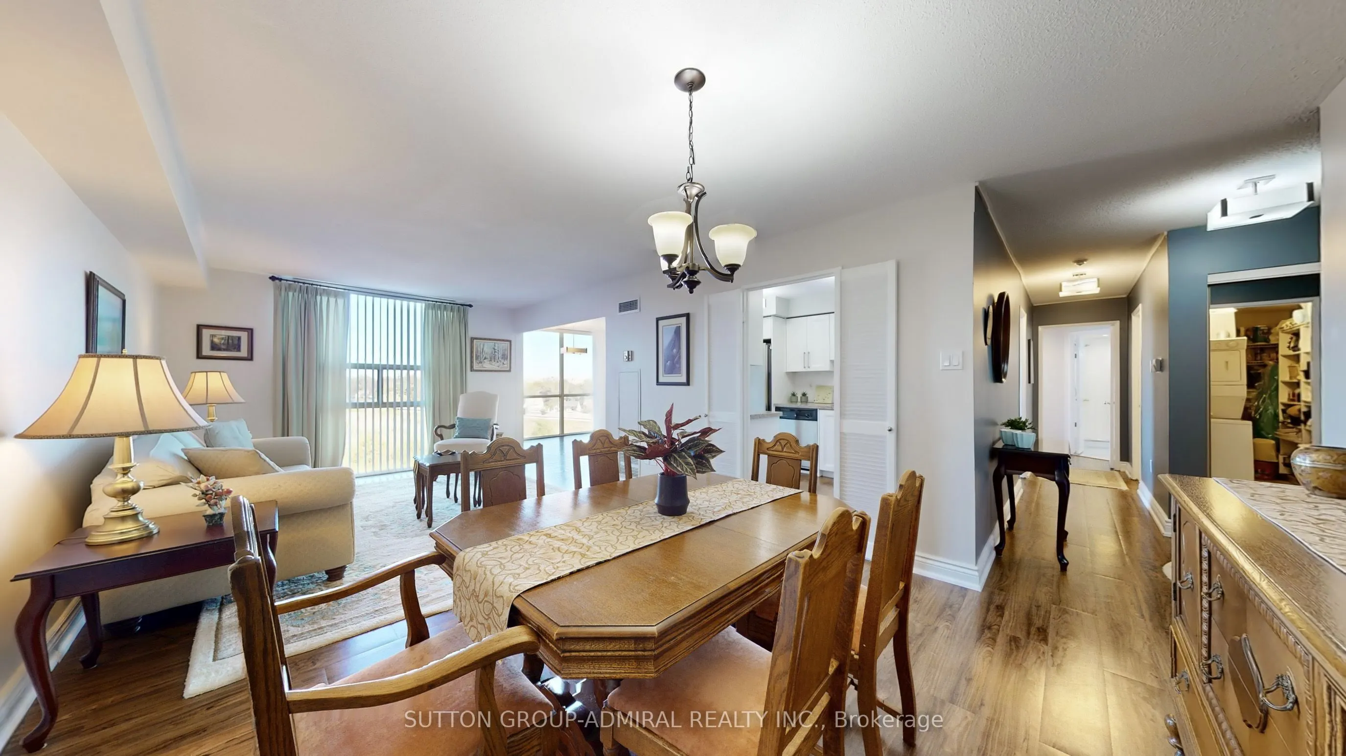 30 Harding Boulevard W, #917