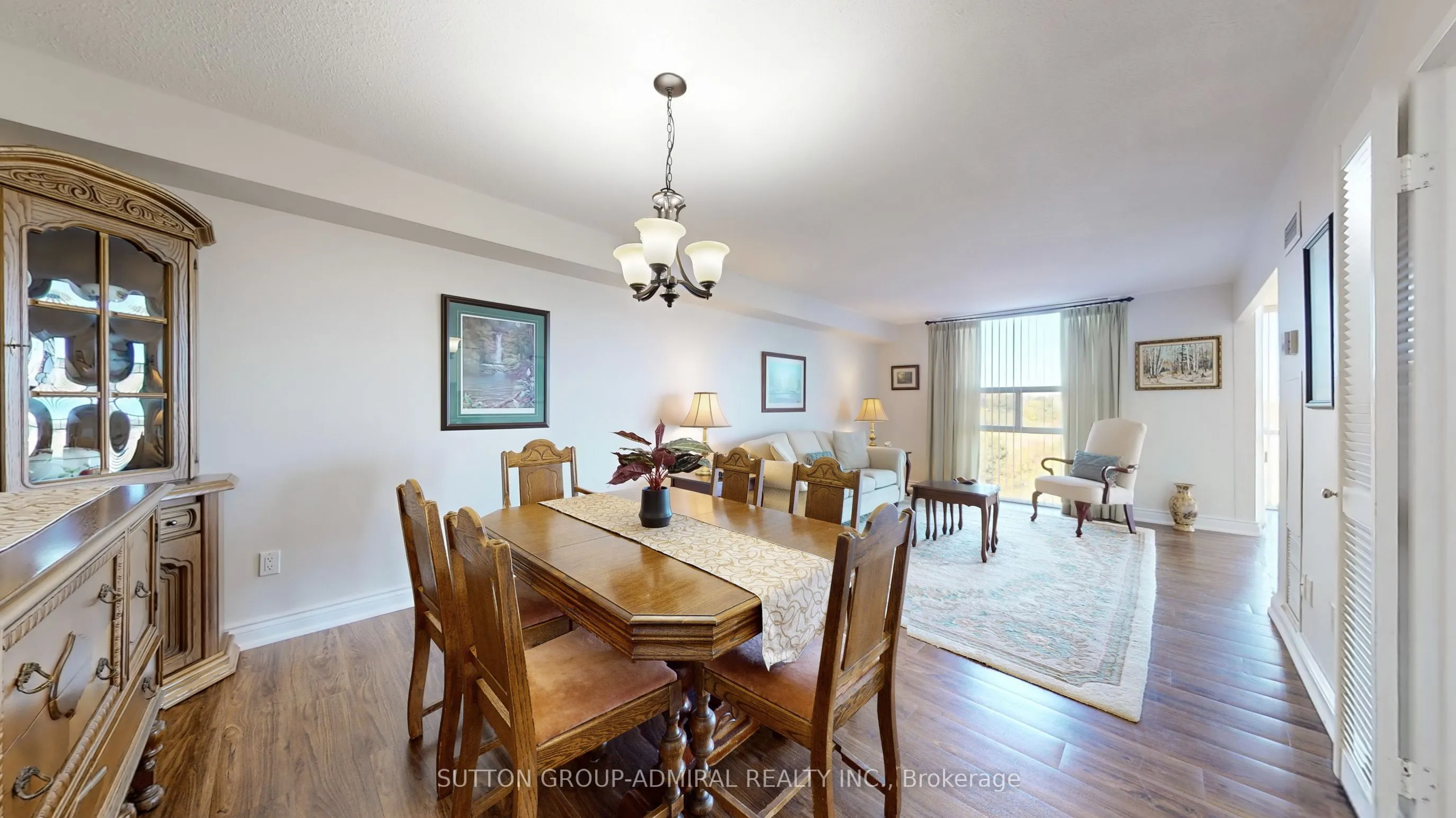 30 Harding Boulevard W, #917