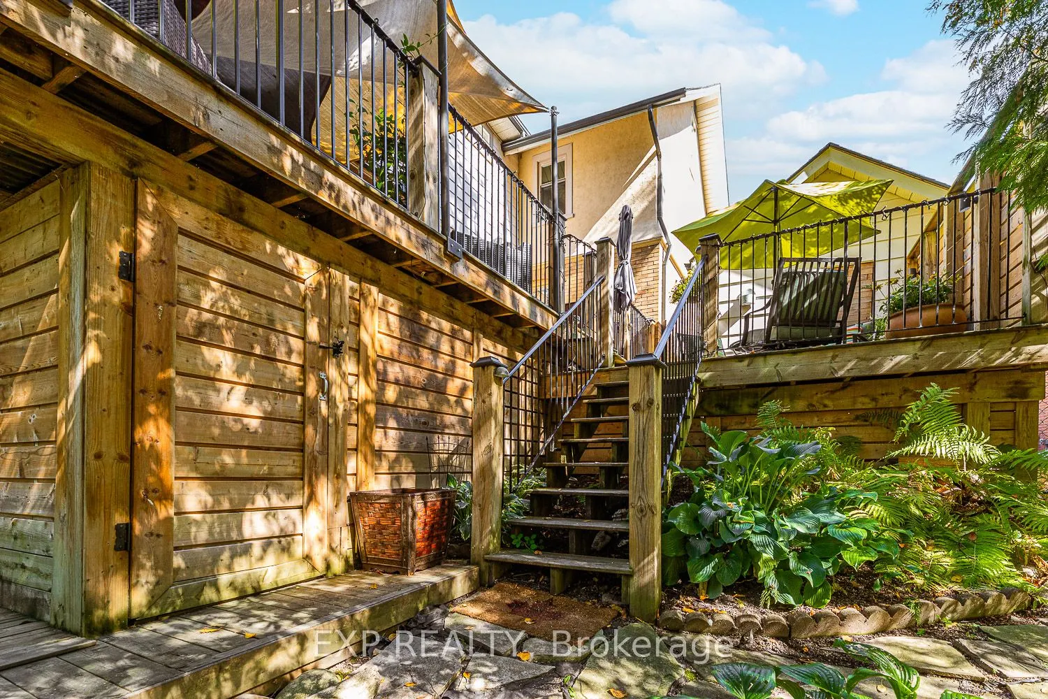 208 Lorne Avenue
