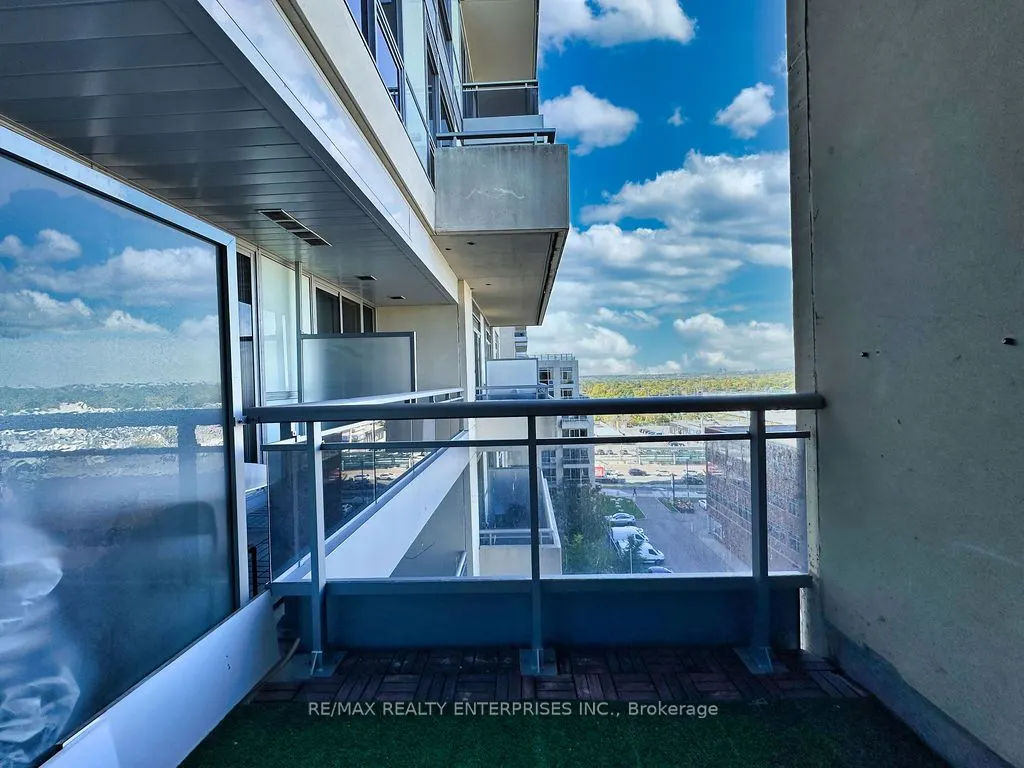 9205 YONGE Street, #802
