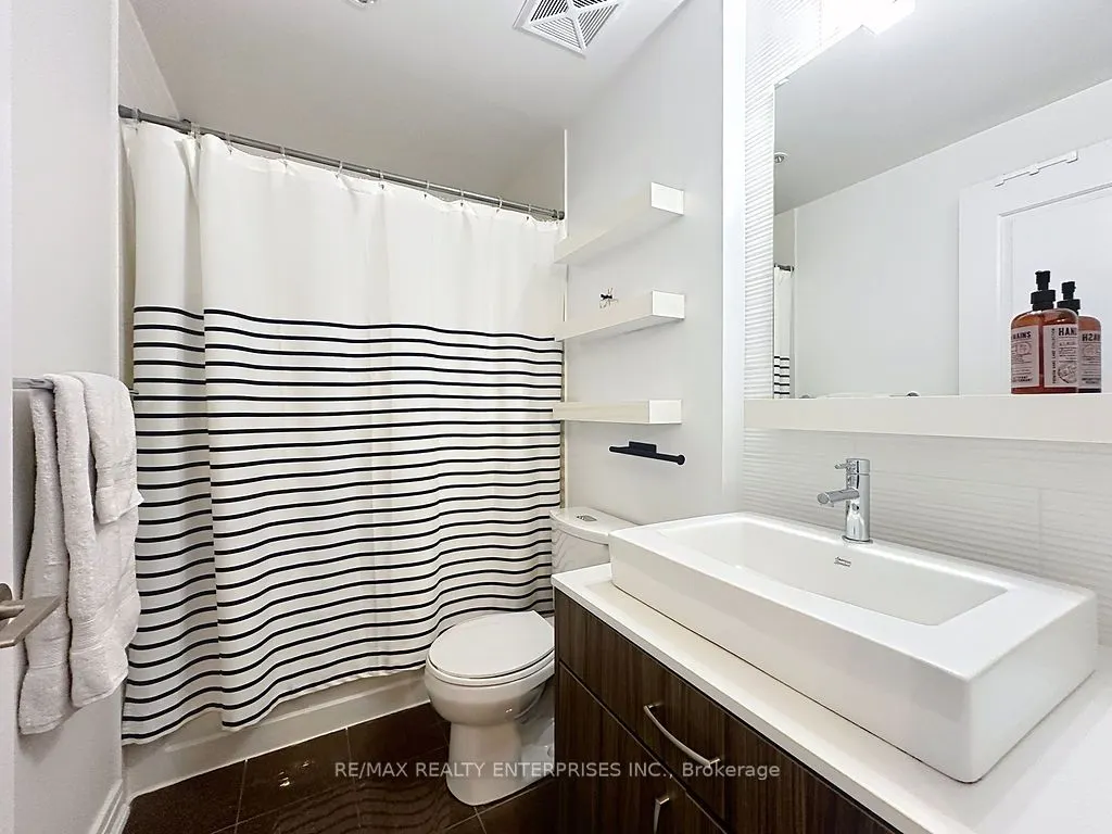 9205 YONGE Street, #802