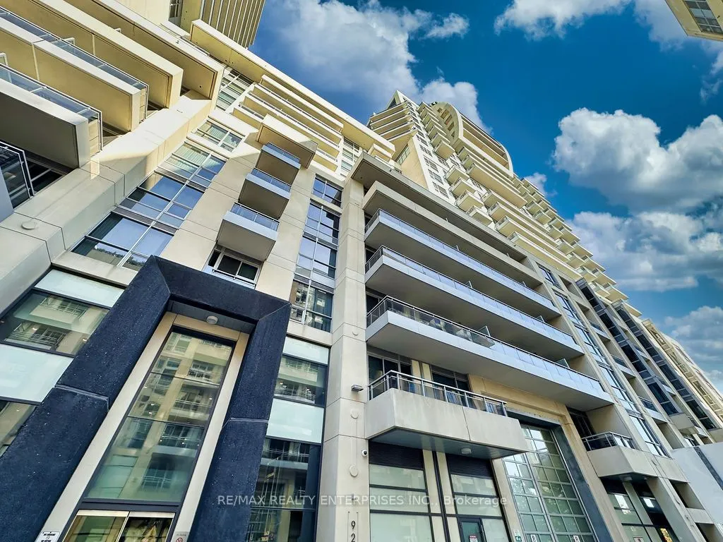 9205 YONGE Street, #802