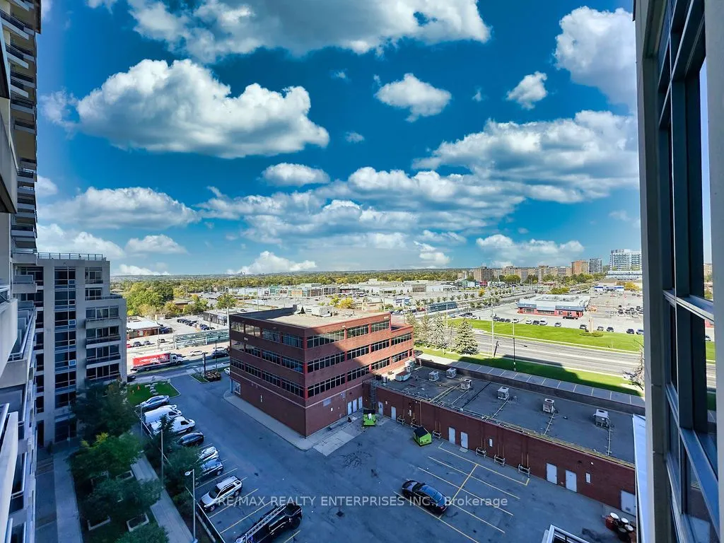 9205 YONGE Street, #802