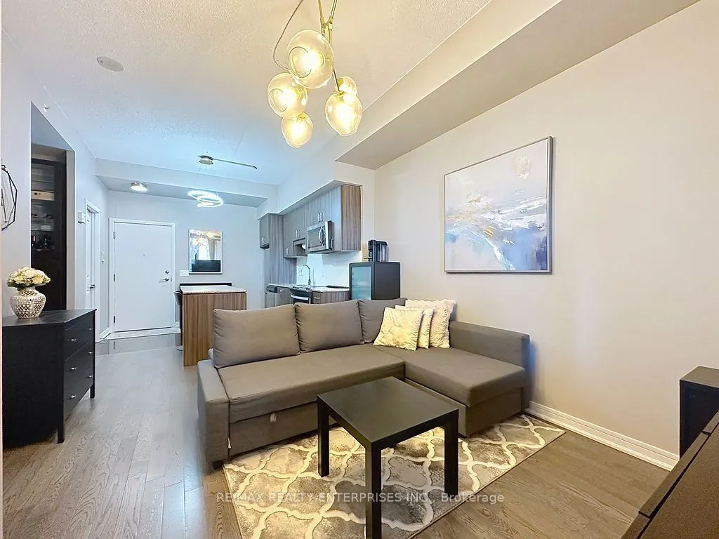 9205 YONGE Street, #802