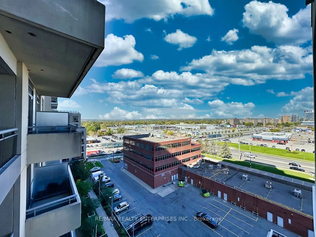 9205 YONGE Street, #802