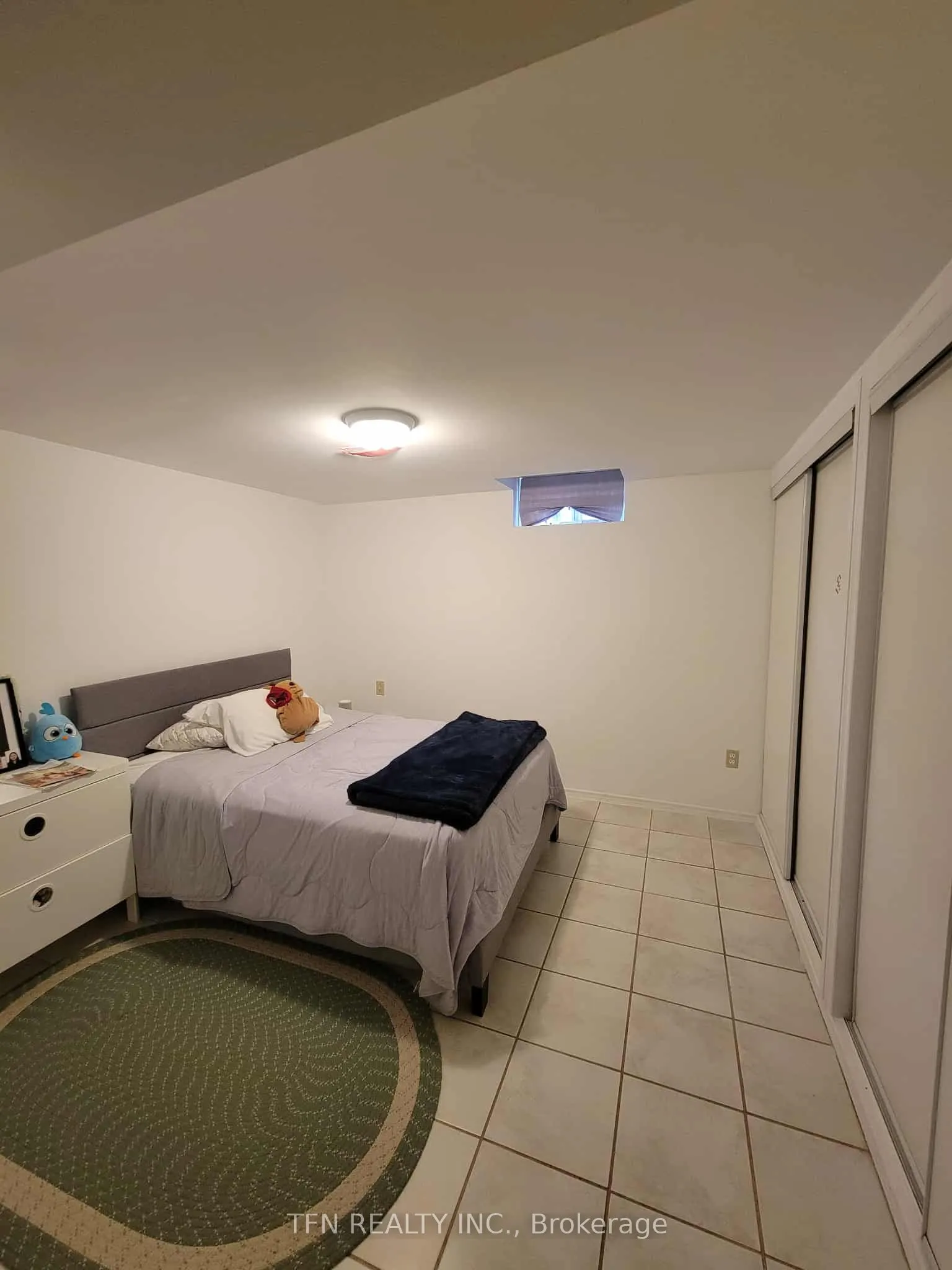 112 Trafalgar Square, #Lower