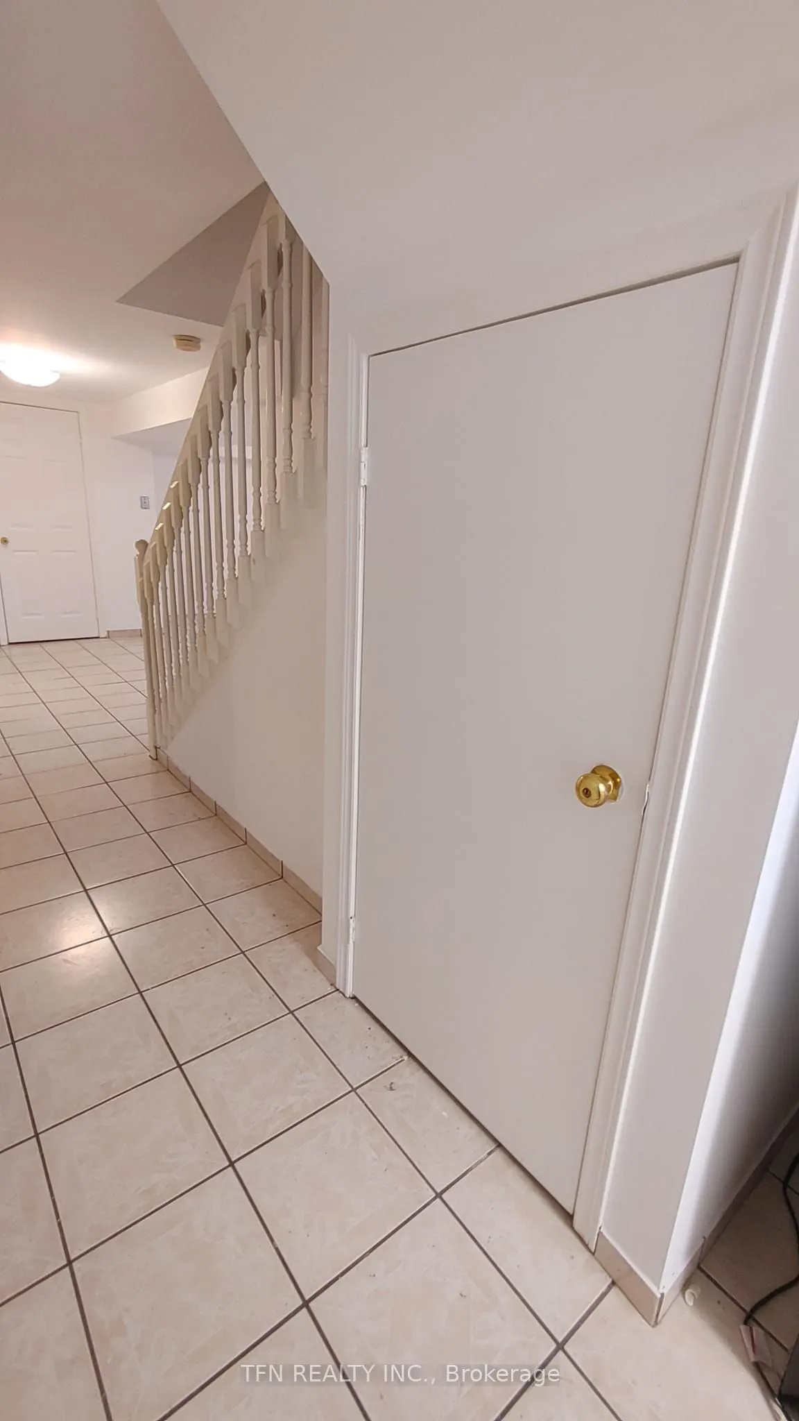 112 Trafalgar Square, #Lower