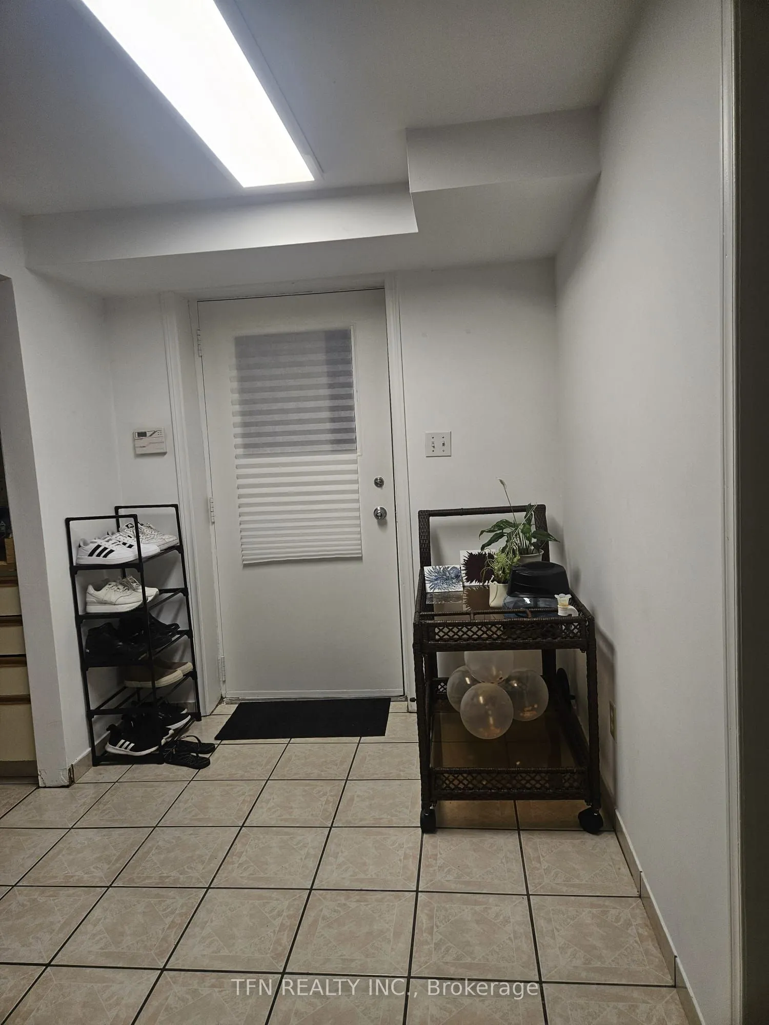 112 Trafalgar Square, #Lower