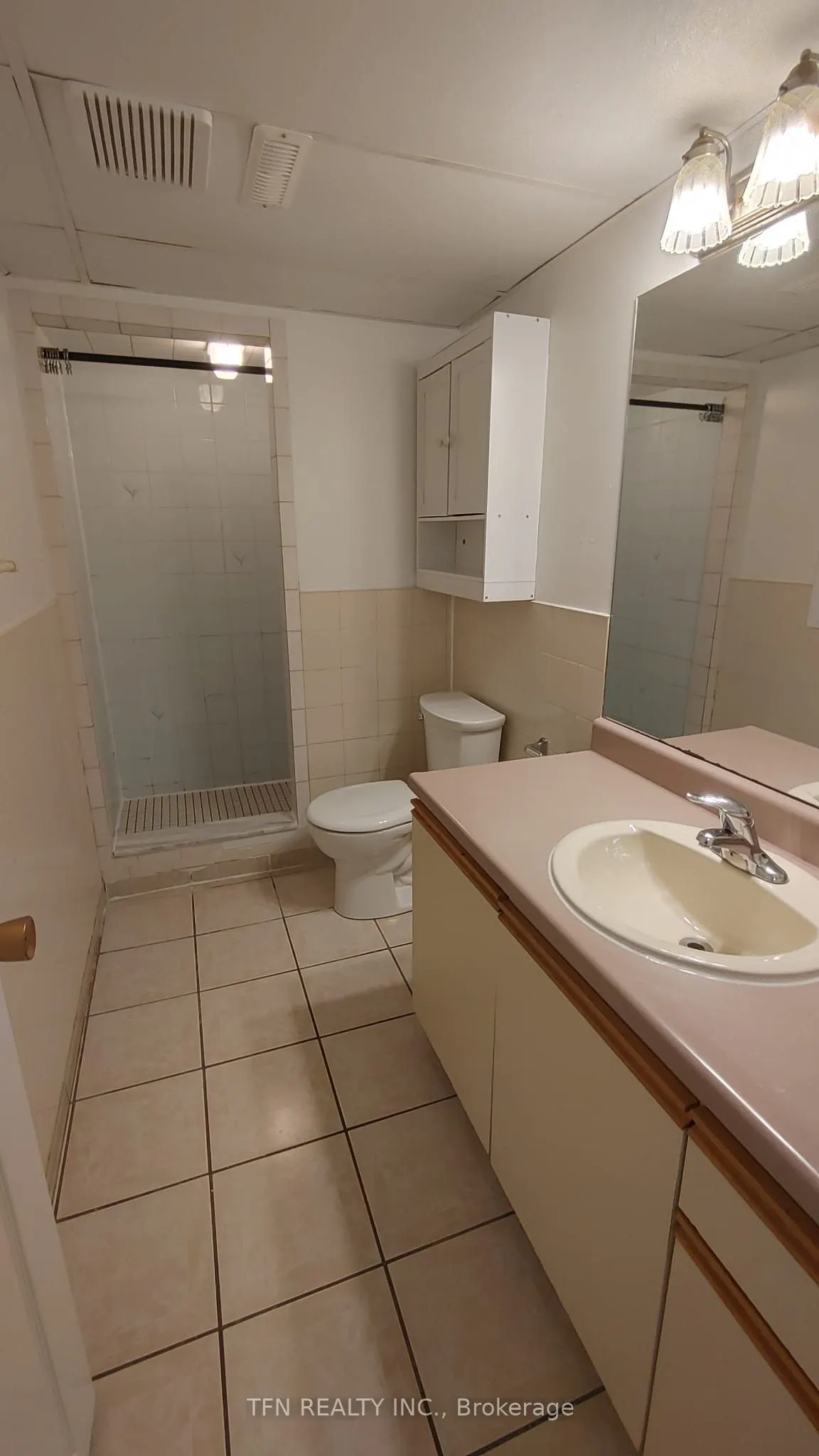112 Trafalgar Square, #Lower