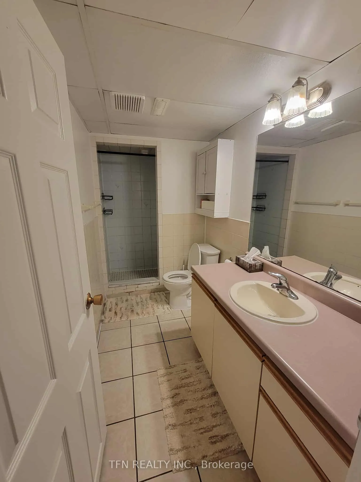 112 Trafalgar Square, #Lower
