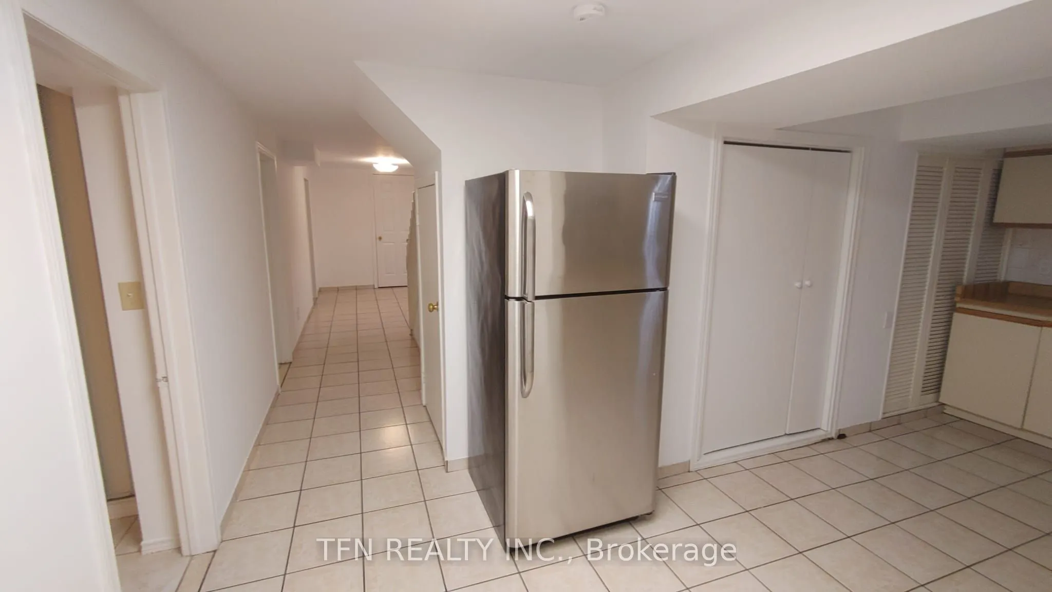112 Trafalgar Square, #Lower