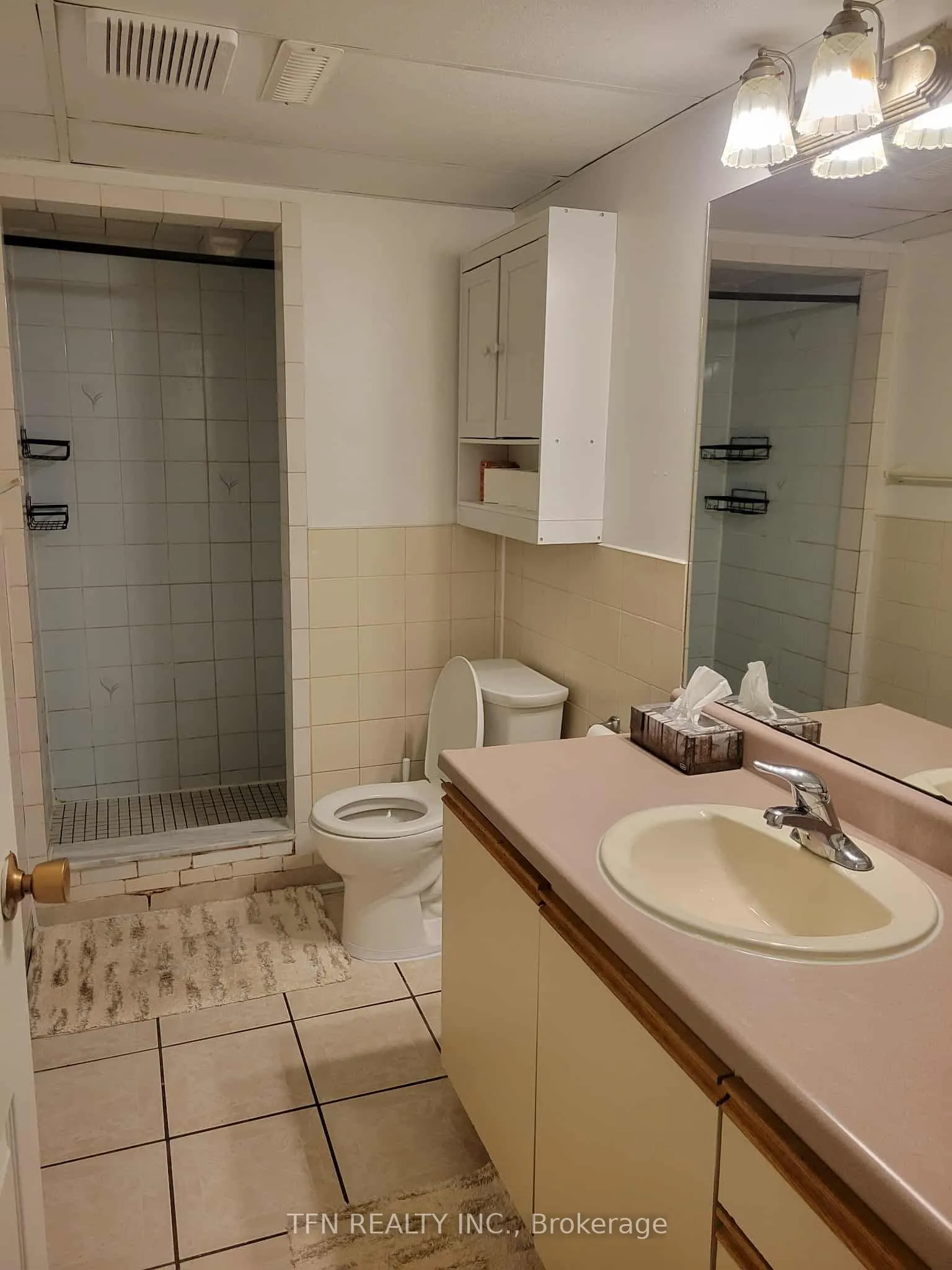 112 Trafalgar Square, #Lower