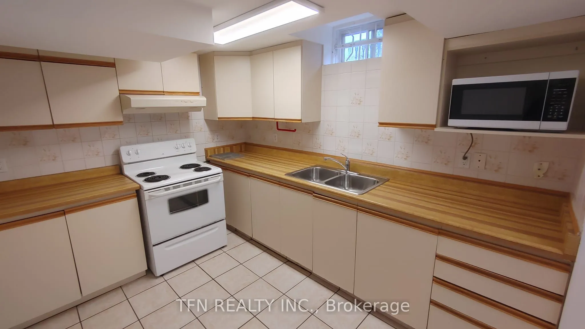 112 Trafalgar Square, #Lower