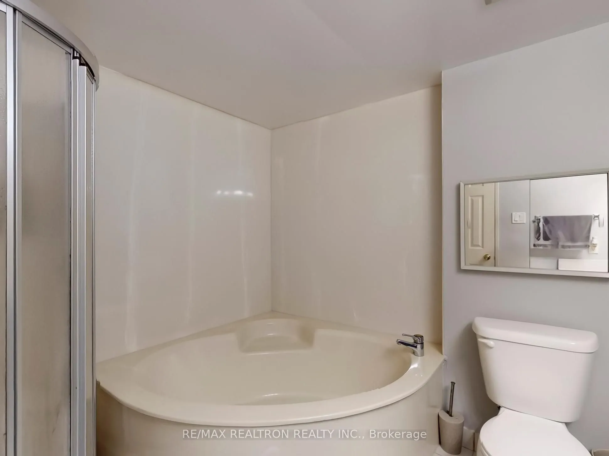 40 Harding Boulevard W, #1015