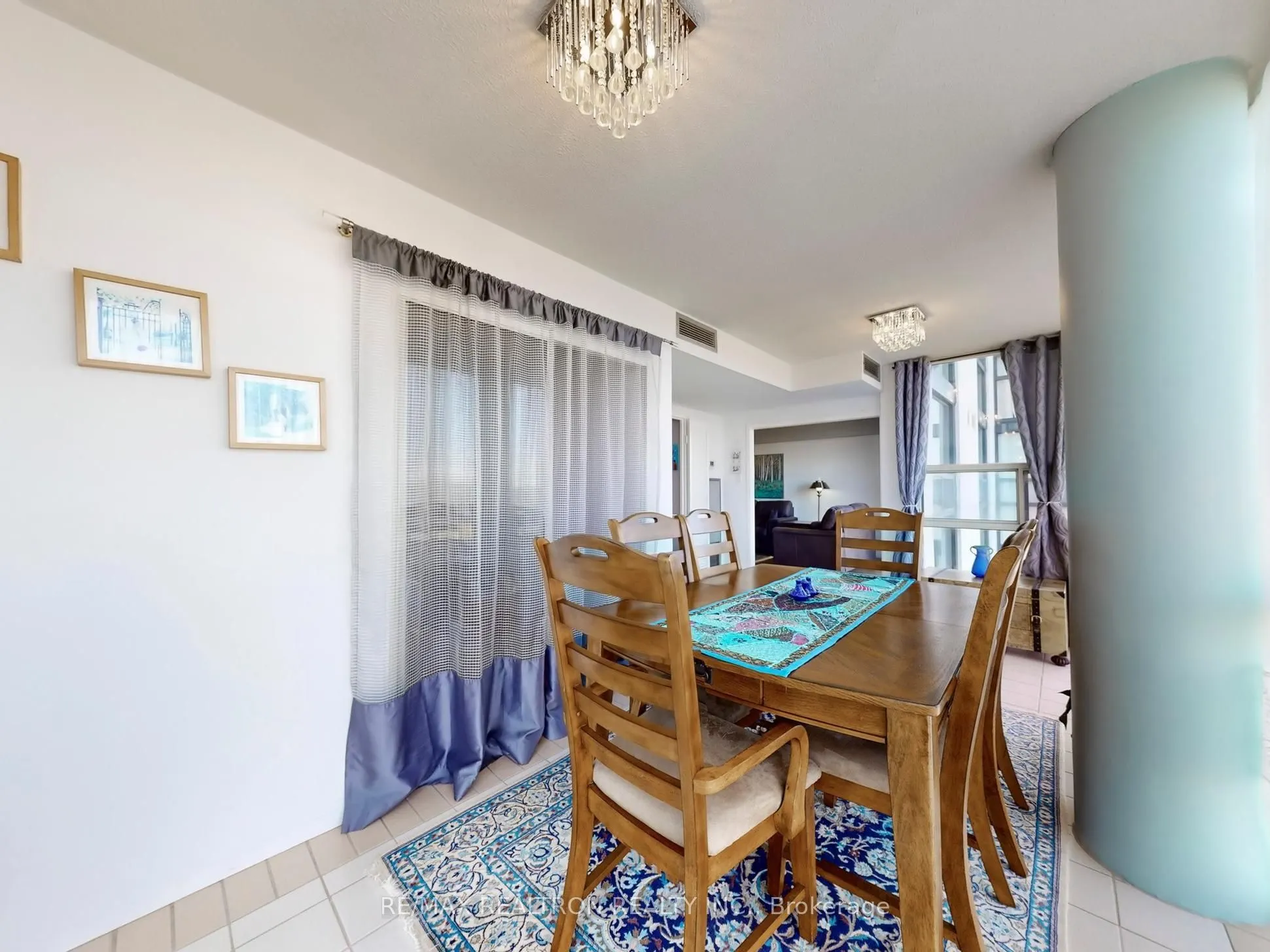40 Harding Boulevard W, #1015