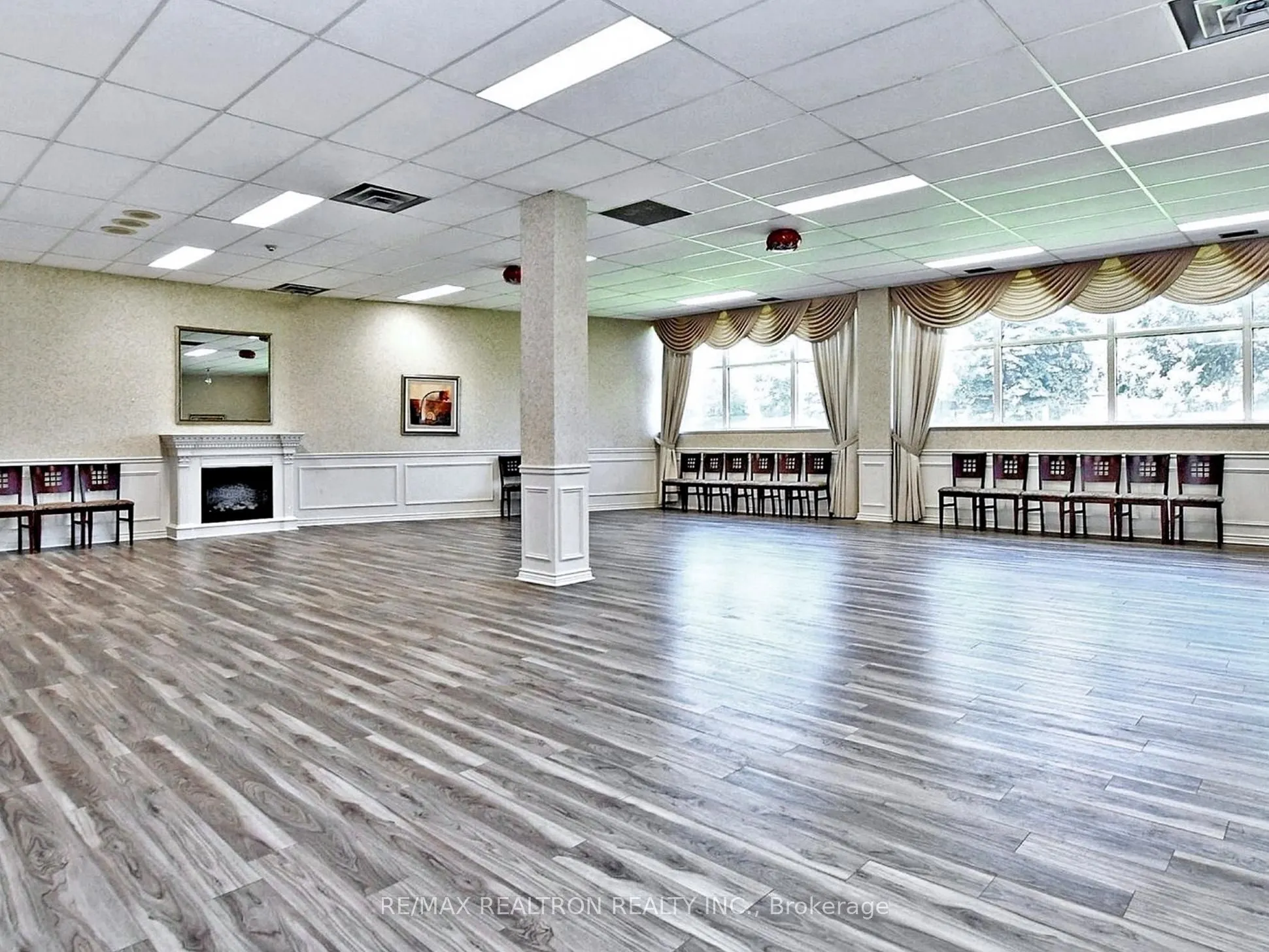 40 Harding Boulevard W, #1015