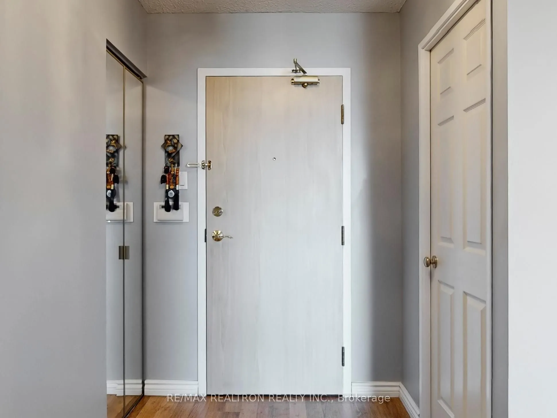 40 Harding Boulevard W, #1015