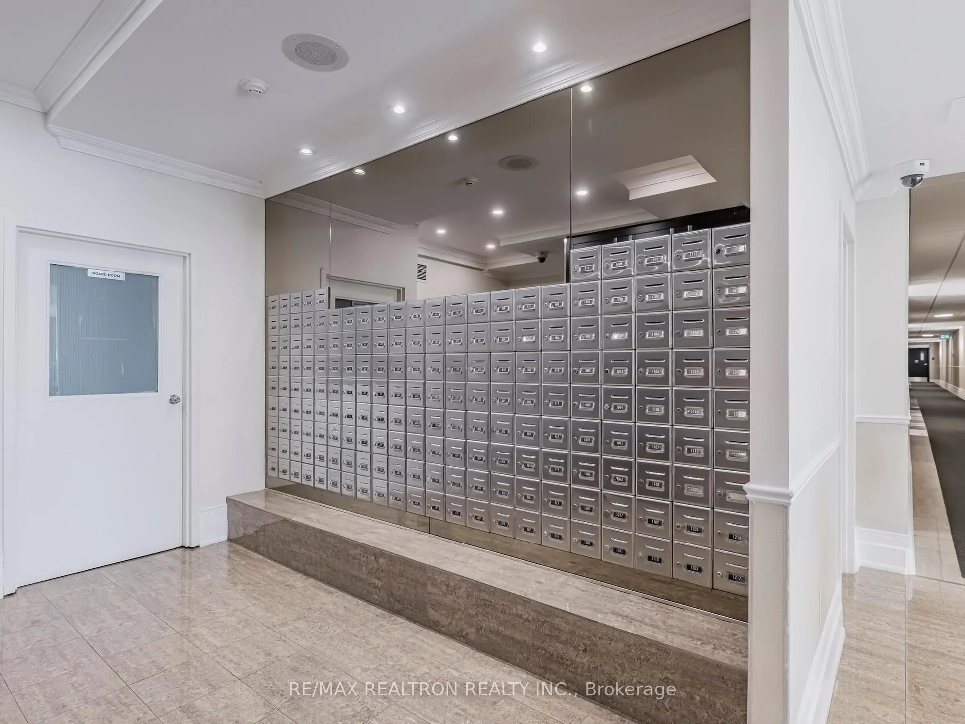 40 Harding Boulevard W, #1015