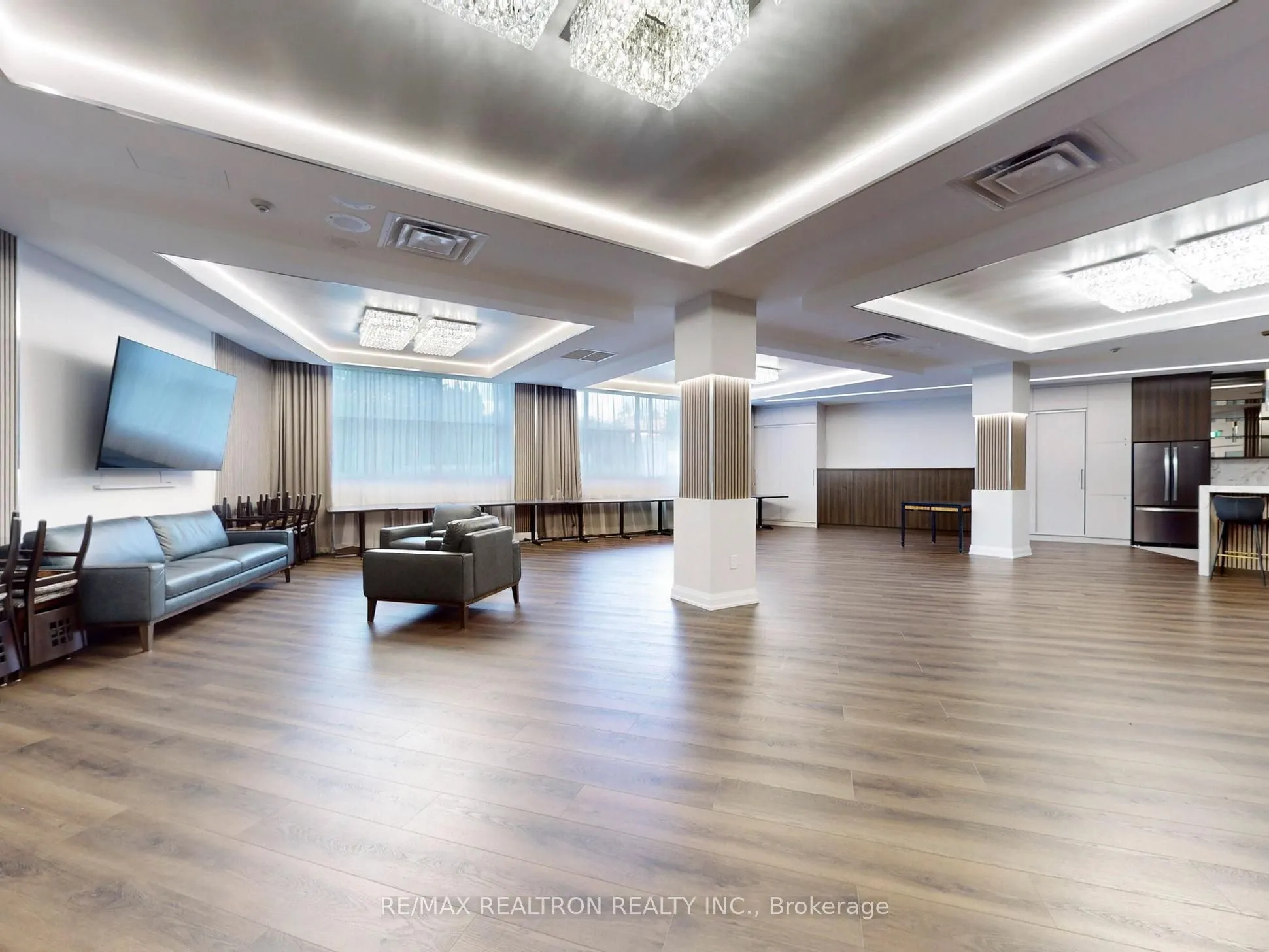 40 Harding Boulevard W, #1015